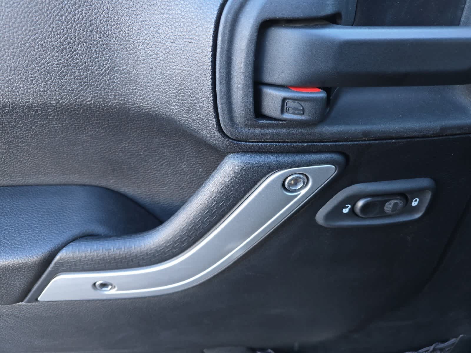 Thumbnail: 2013 Jeep Wrangler - 12