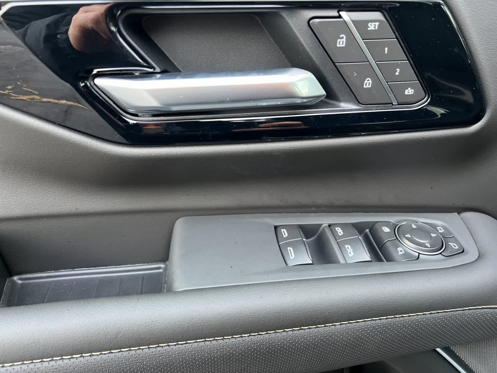 Thumbnail: 2026 Chevrolet Suburban - 12