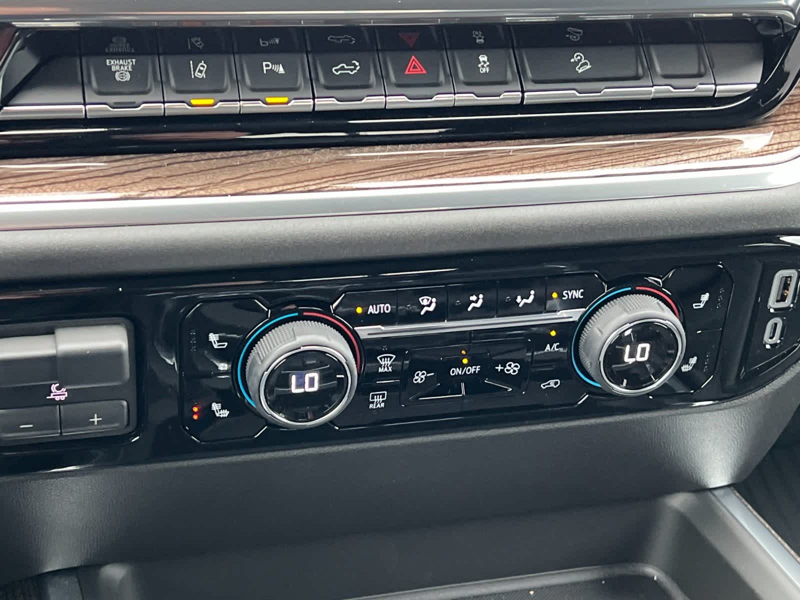 Thumbnail: 2026 Chevrolet Silverado 2500 - 20