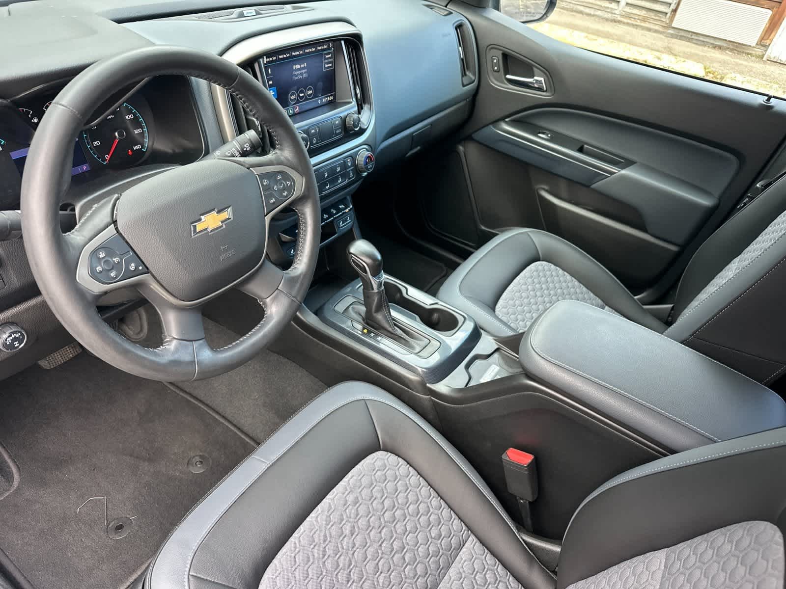 Thumbnail: 2022 Chevrolet Colorado - 11