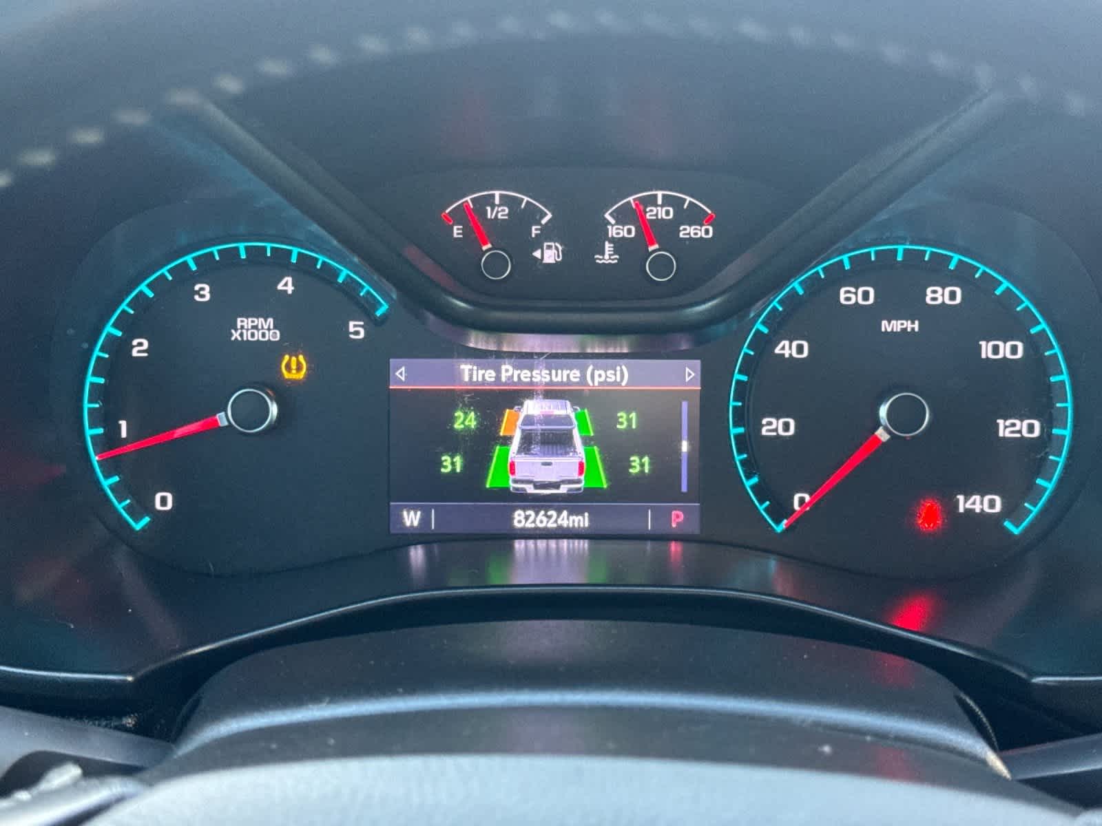 Thumbnail: 2022 Chevrolet Colorado - 22