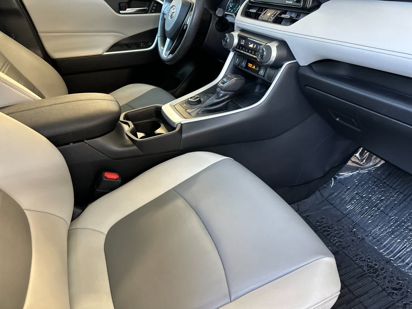 Thumbnail: 2021 Toyota RAV4 - 16