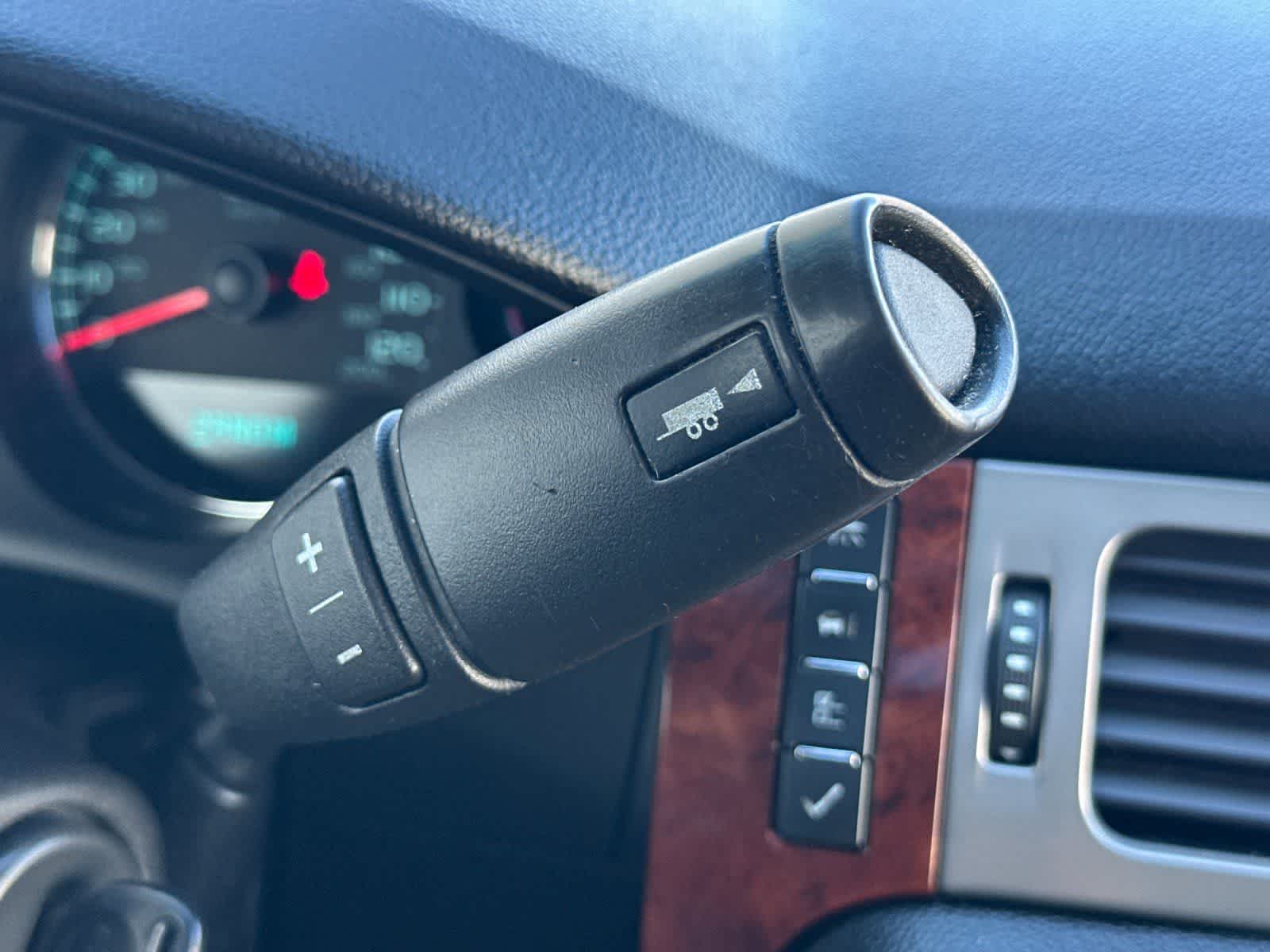 Thumbnail: 2013 Chevrolet Tahoe - 21