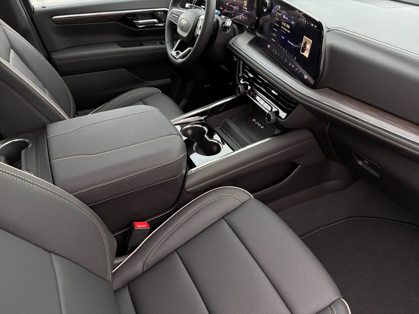 Thumbnail: 2026 Chevrolet Tahoe - 18