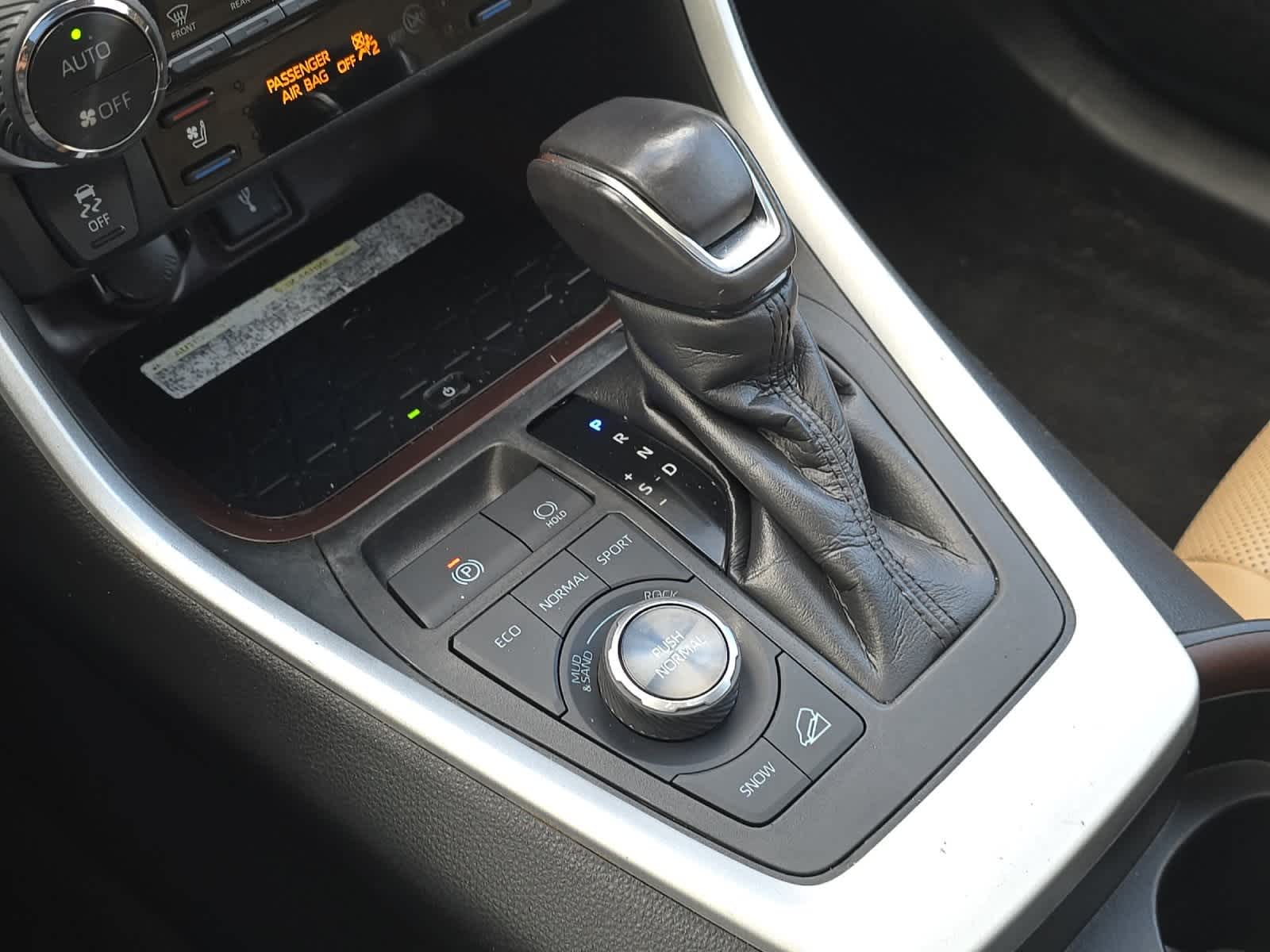 Thumbnail: 2021 Toyota RAV4 - 21