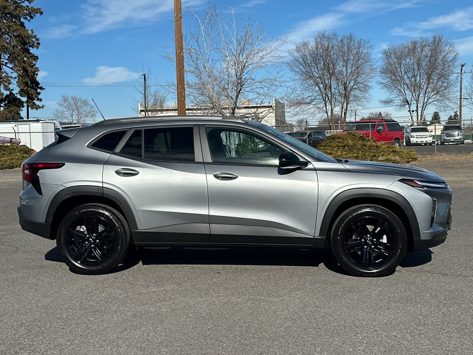 Thumbnail: 2026 Chevrolet Trax - 8