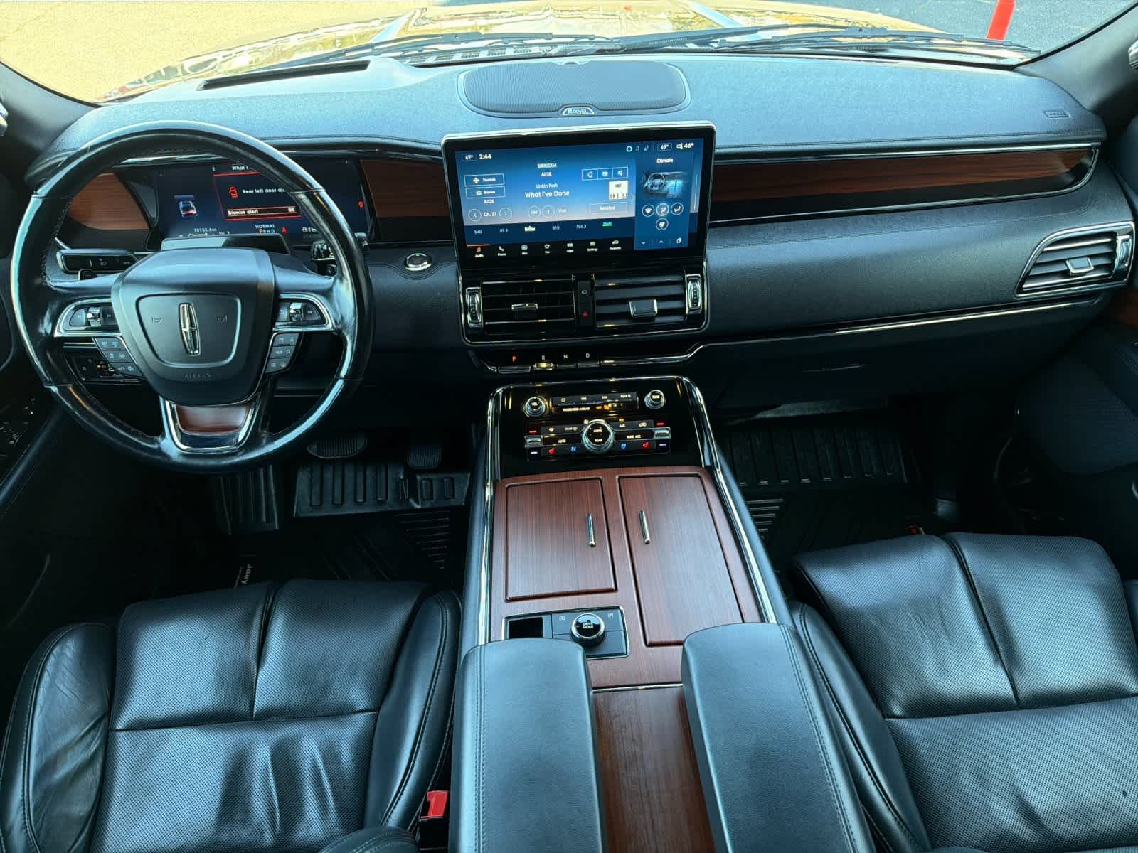 Thumbnail: 2022 Lincoln Navigator - 4