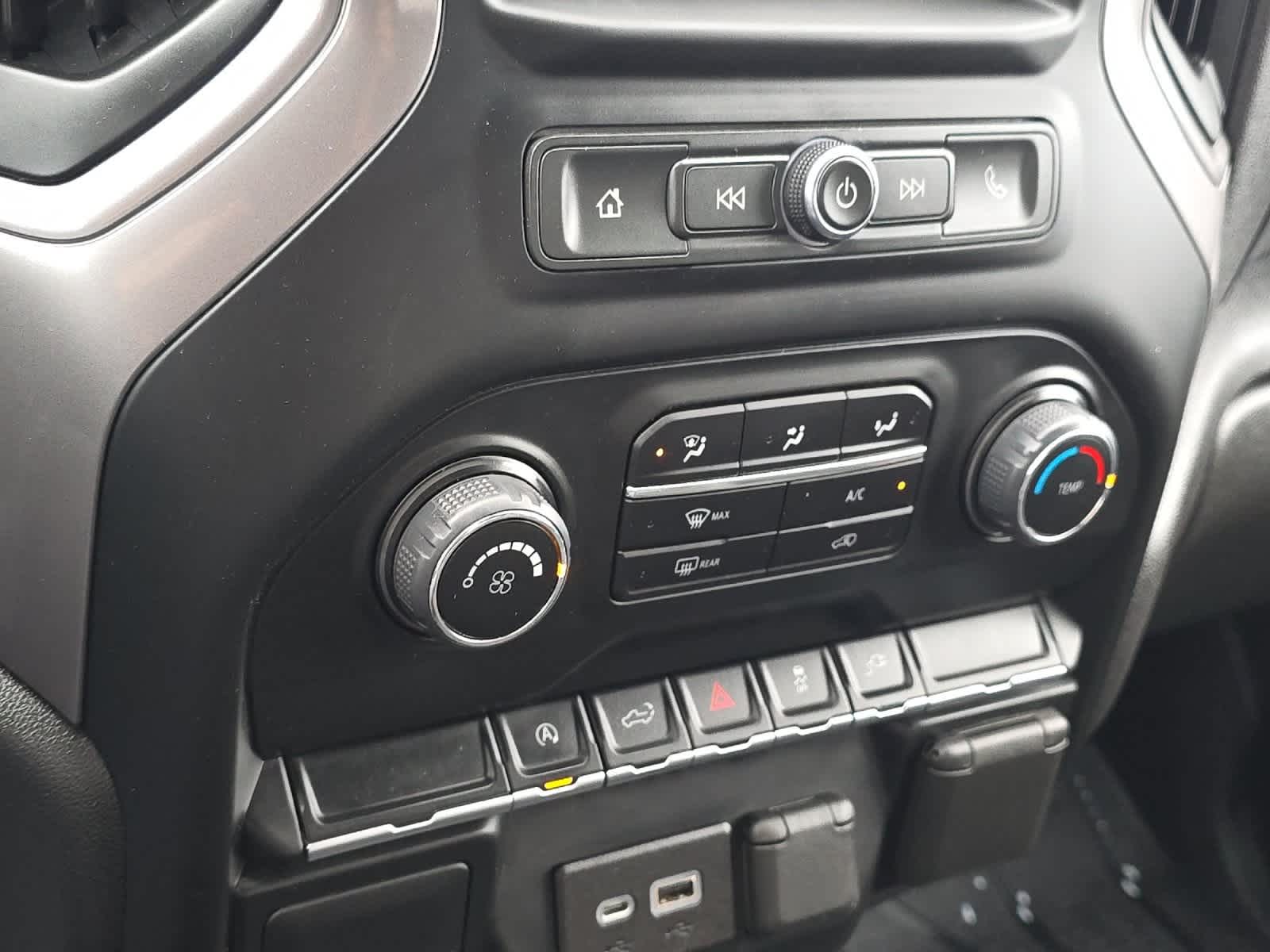 Thumbnail: 2022 Chevrolet Silverado 1500 - 19