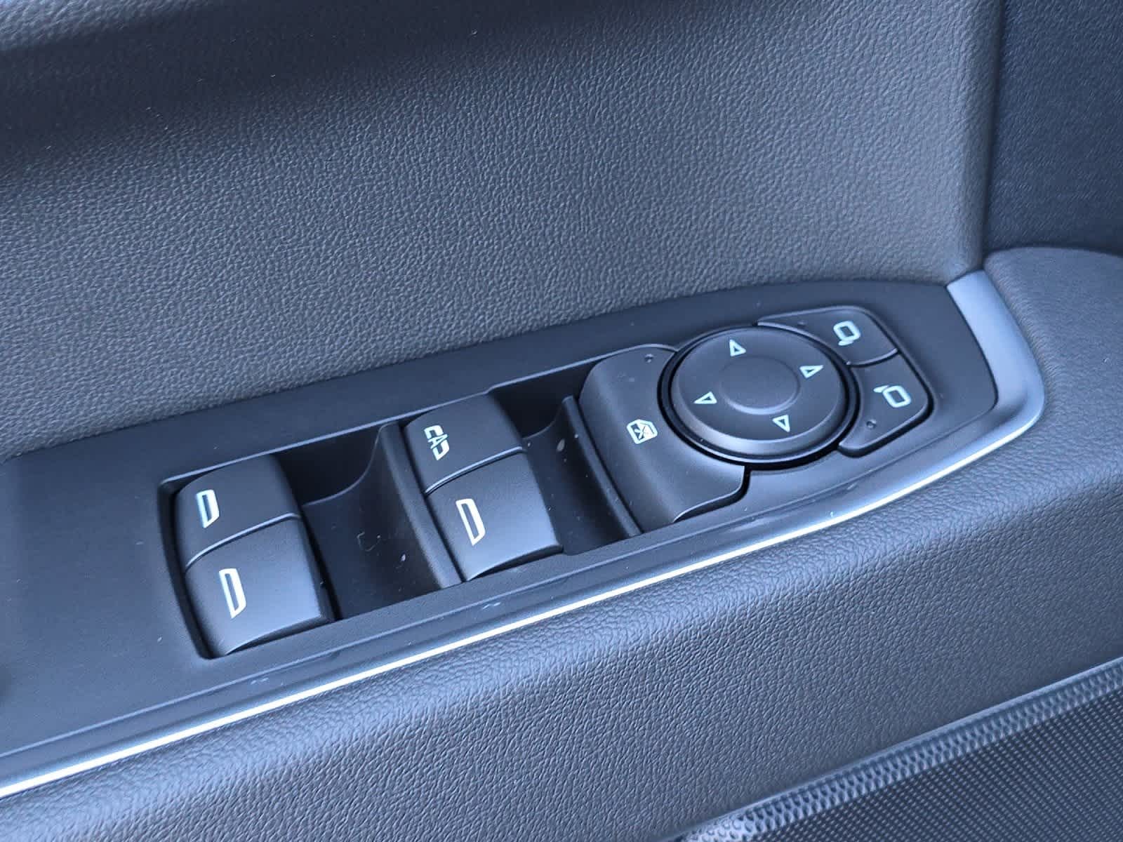 Thumbnail: 2026 Chevrolet Silverado 1500 - 13