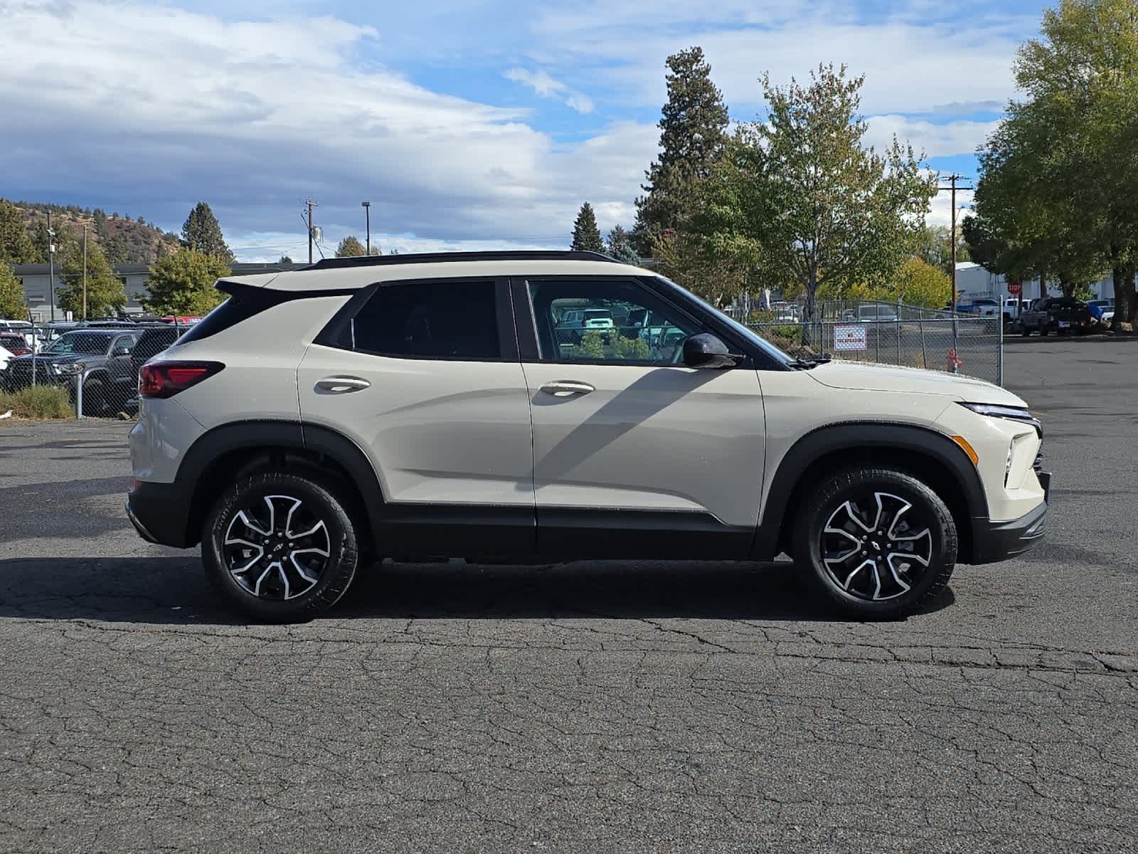 Thumbnail: 2026 Chevrolet TrailBlazer - 8