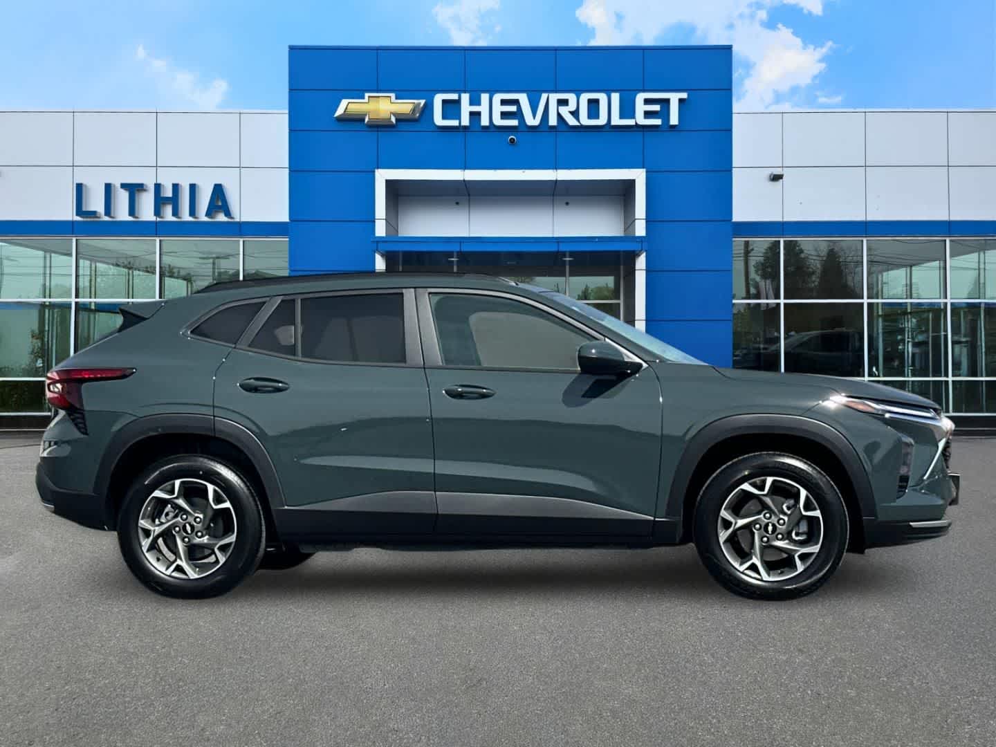 Thumbnail: 2026 Chevrolet Trax - 8