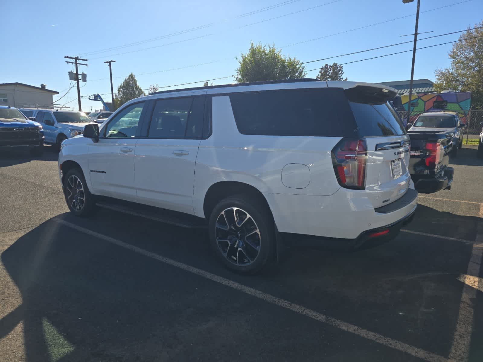 Thumbnail: 2023 Chevrolet Suburban - 3