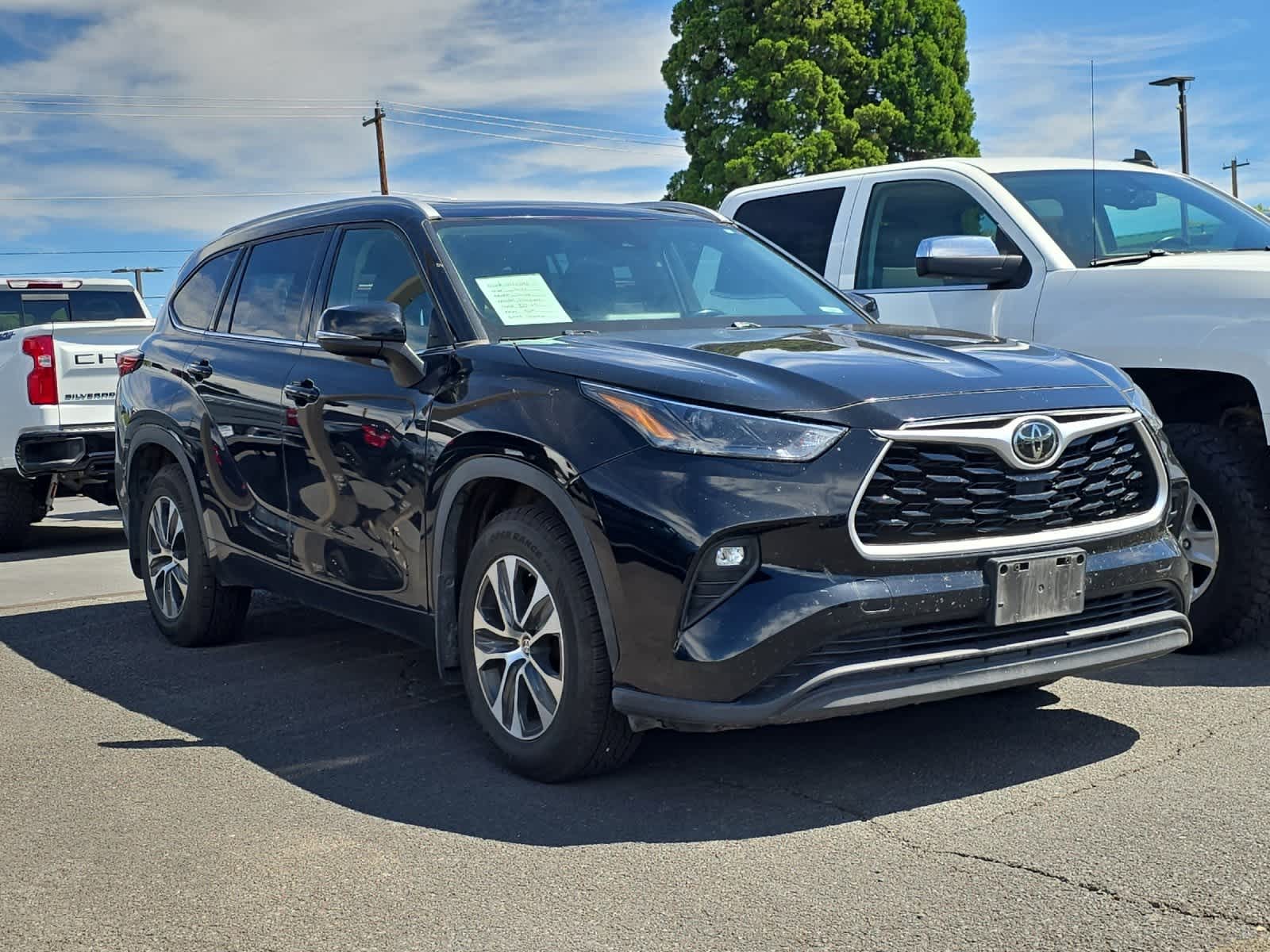 Thumbnail: 2022 Toyota Highlander - 5