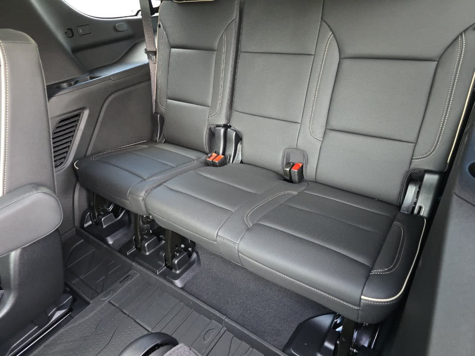 Thumbnail: 2026 Chevrolet Tahoe - 15