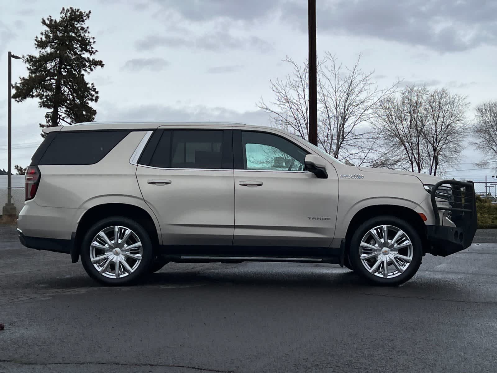 Thumbnail: 2023 Chevrolet Tahoe - 8