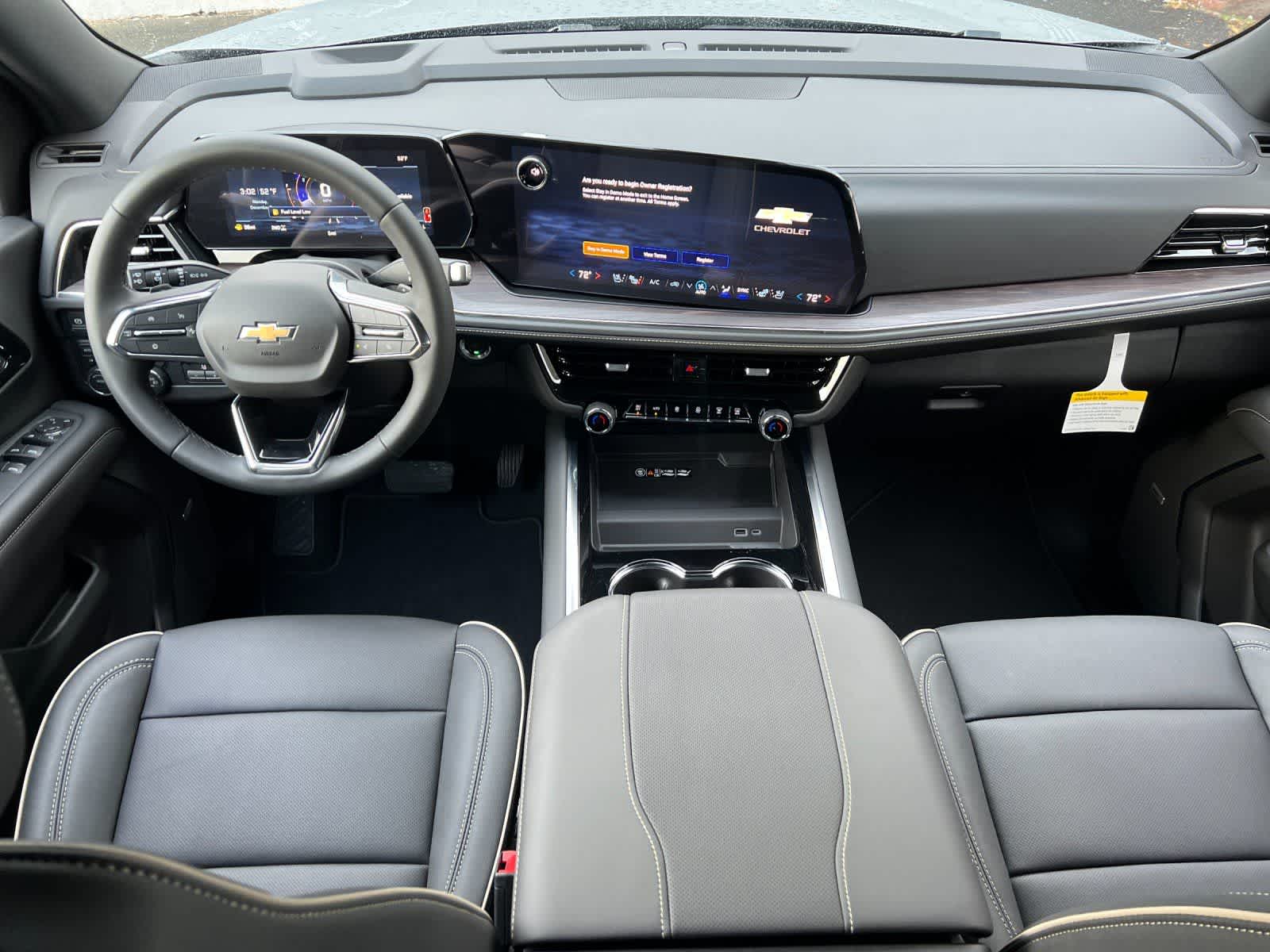 Thumbnail: 2026 Chevrolet Suburban - 3