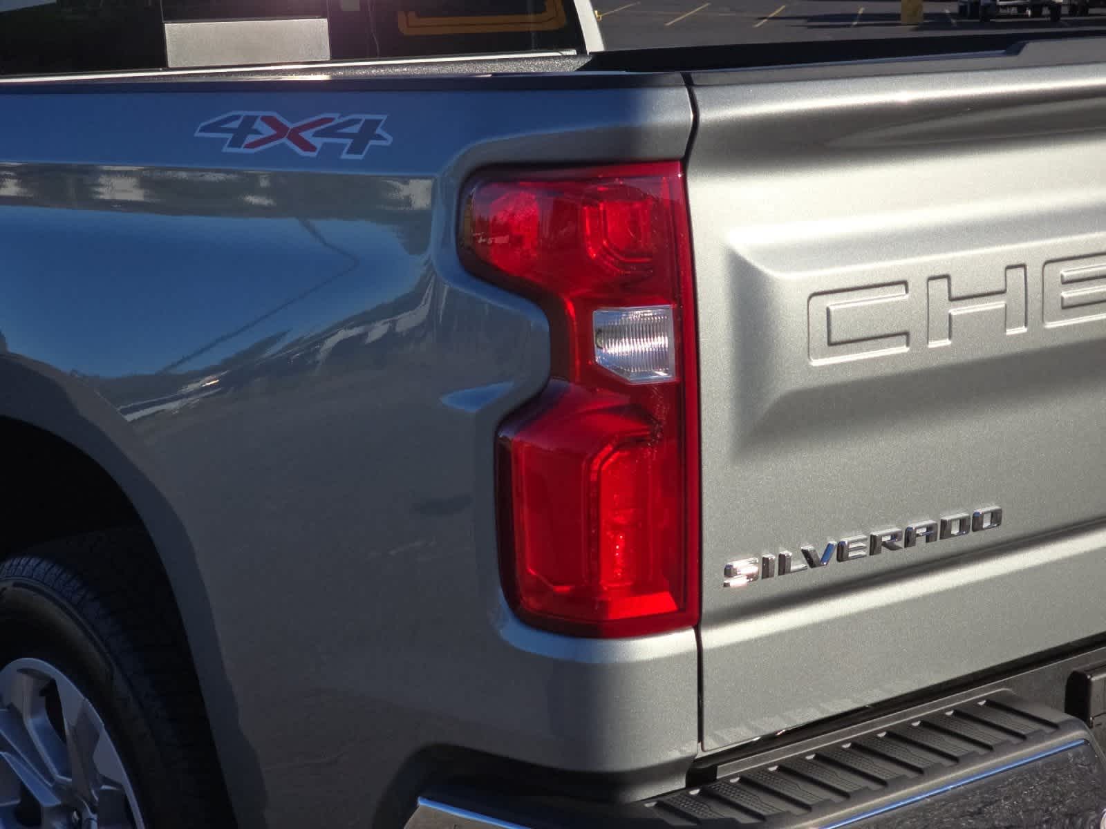 Thumbnail: 2026 Chevrolet Silverado 1500 - 26