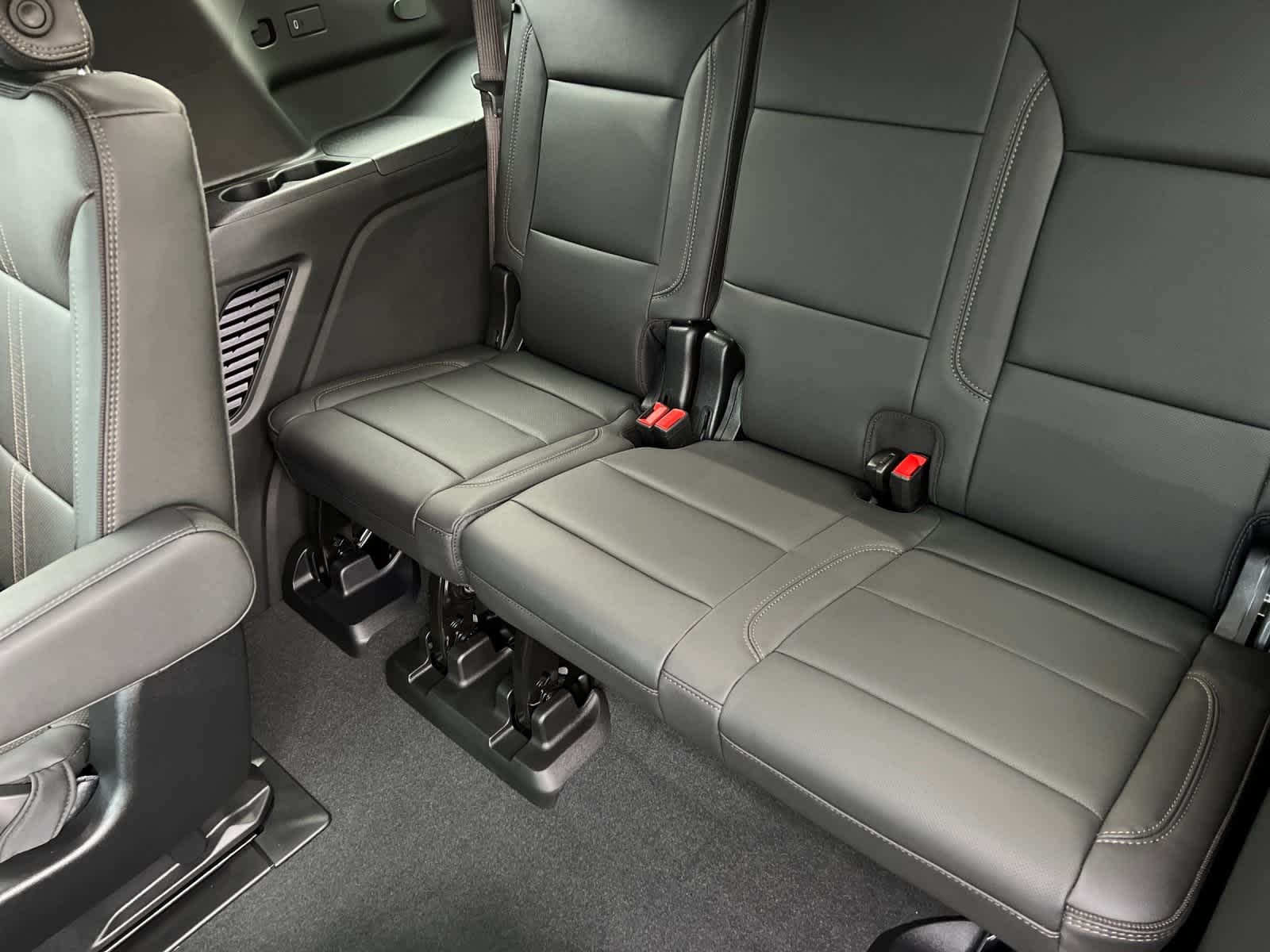 Thumbnail: 2026 Chevrolet Tahoe - 15