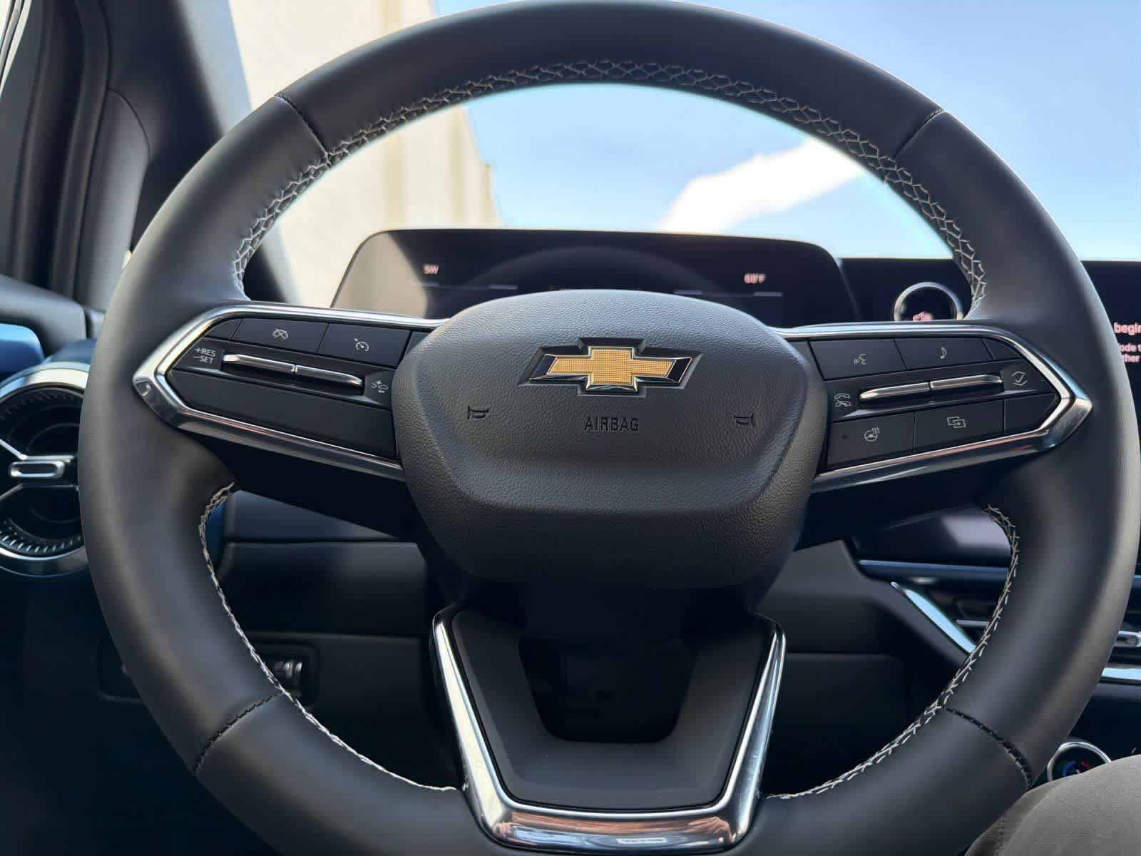 Thumbnail: 2026 Chevrolet Equinox - 24