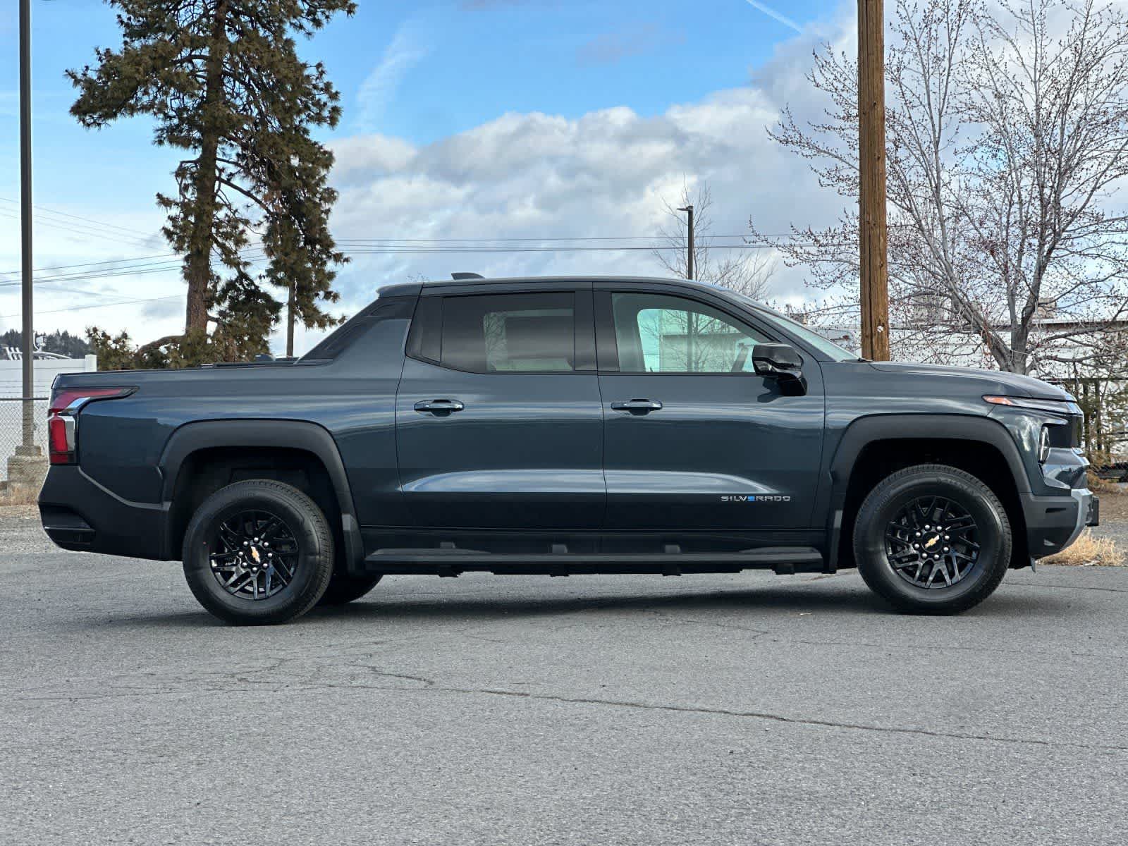 Thumbnail: 2026 Chevrolet Silverado EV - 8