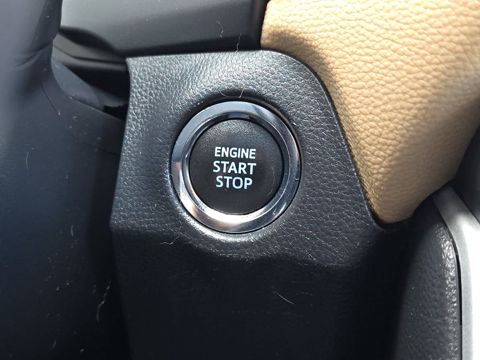 Thumbnail: 2021 Toyota RAV4 - 22