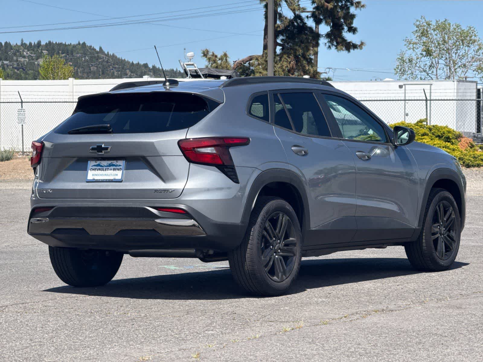 Thumbnail: 2026 Chevrolet Trax - 2
