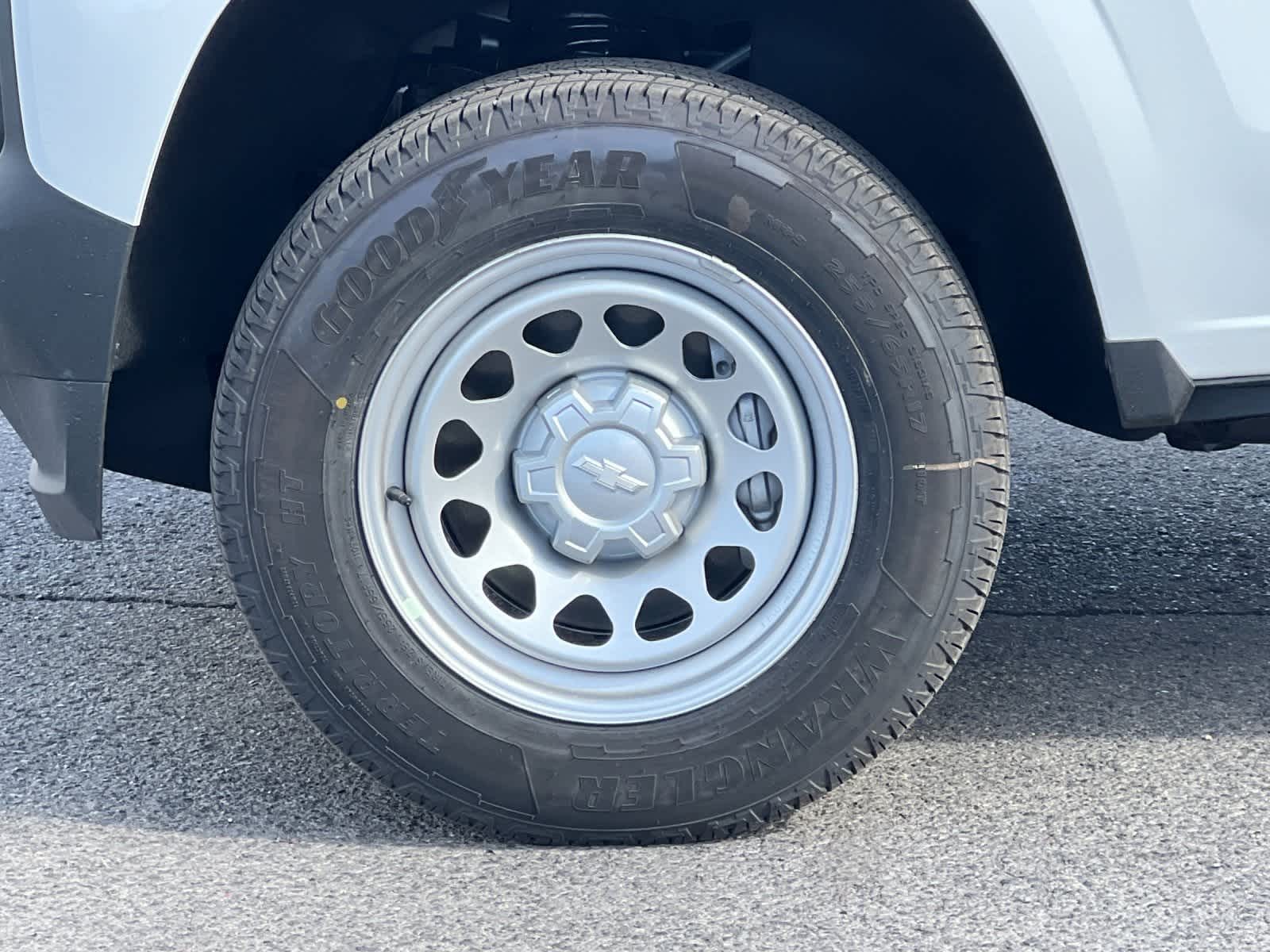 Thumbnail: 2025 Chevrolet Colorado - 26