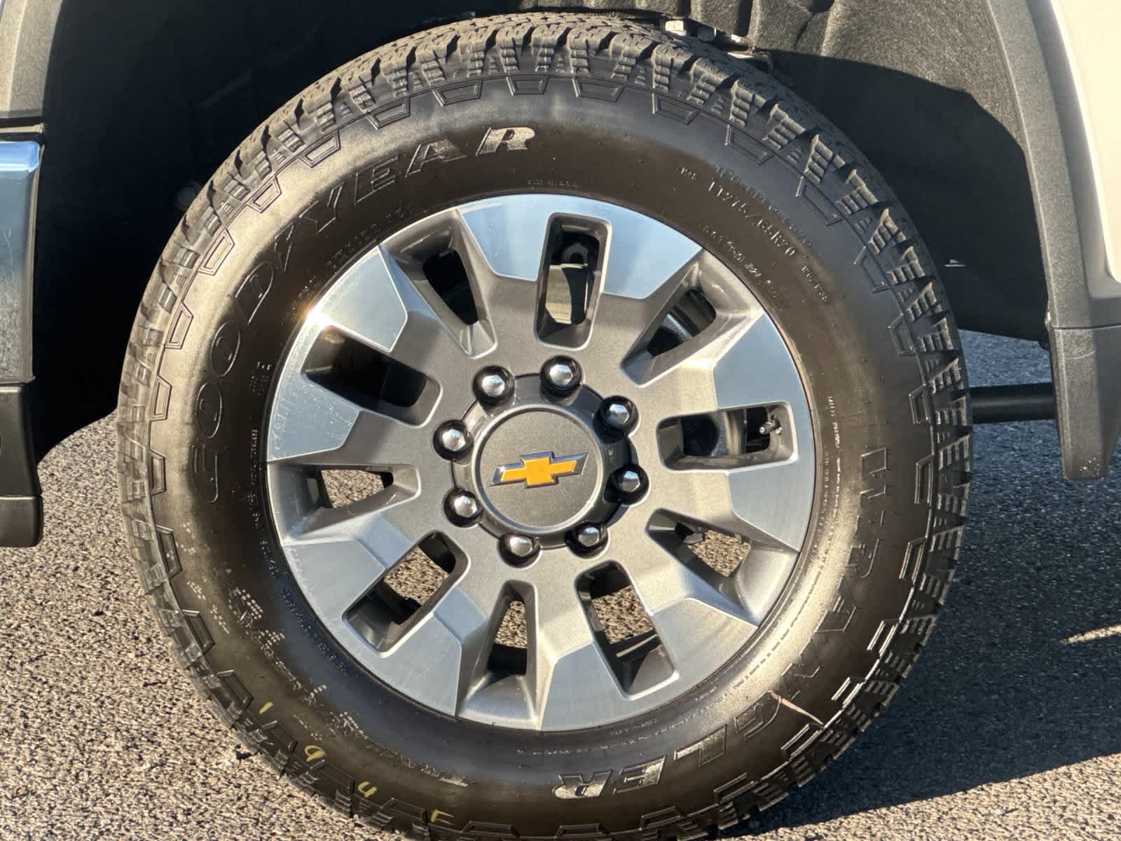 Thumbnail: 2026 Chevrolet Silverado 2500 - 26