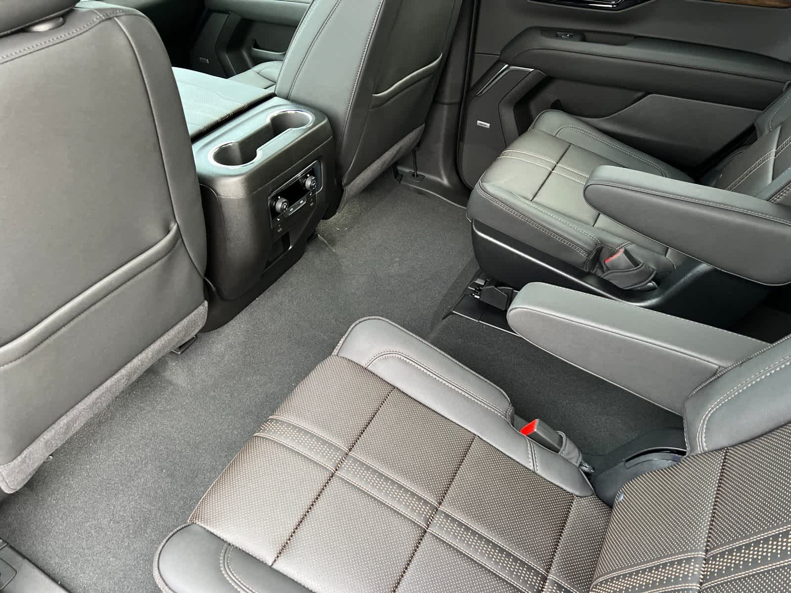 Thumbnail: 2026 Chevrolet Tahoe - 4