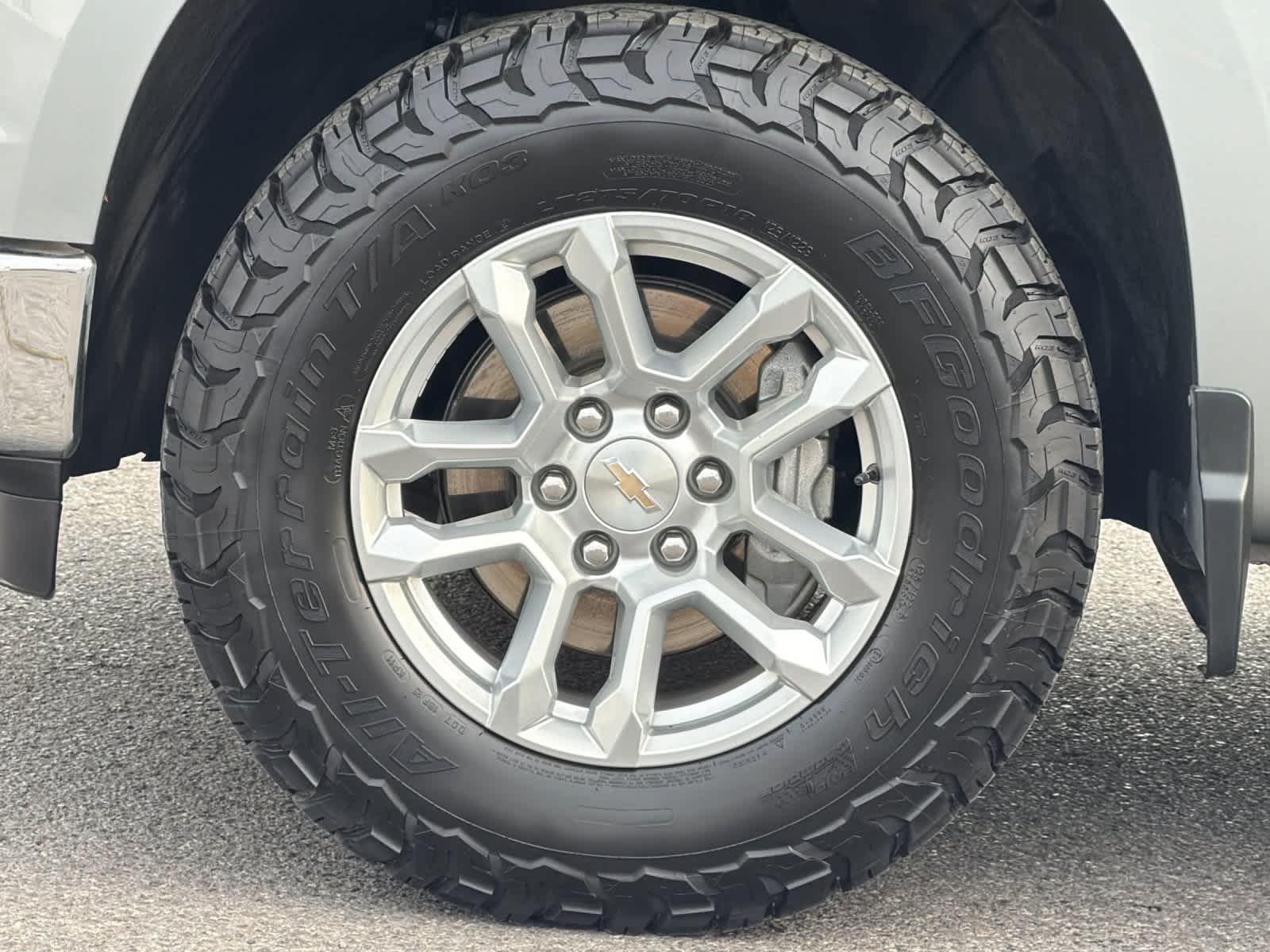 Thumbnail: 2023 Chevrolet Silverado 1500 - 25