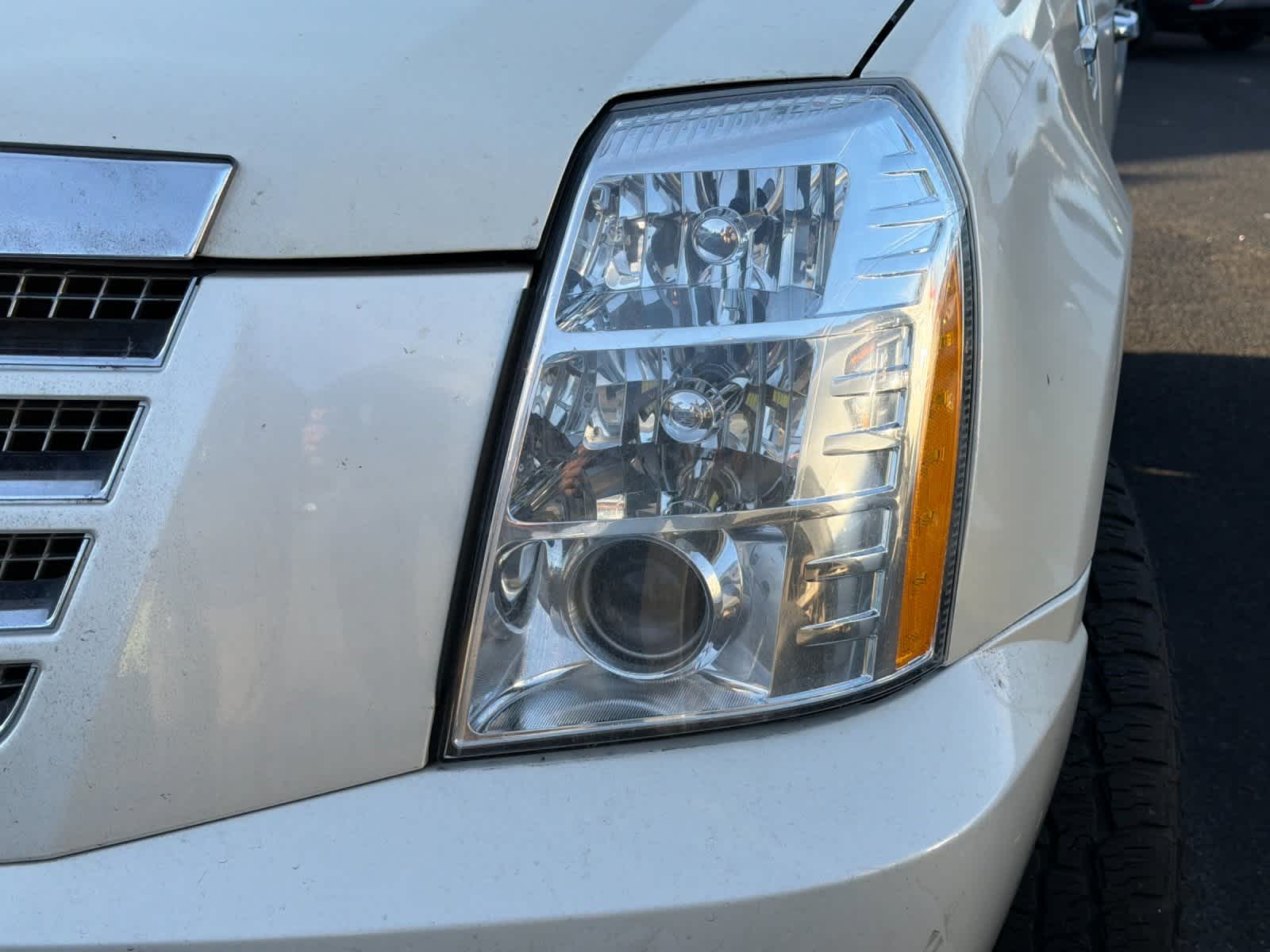 Thumbnail: 2011 Cadillac Escalade - 11