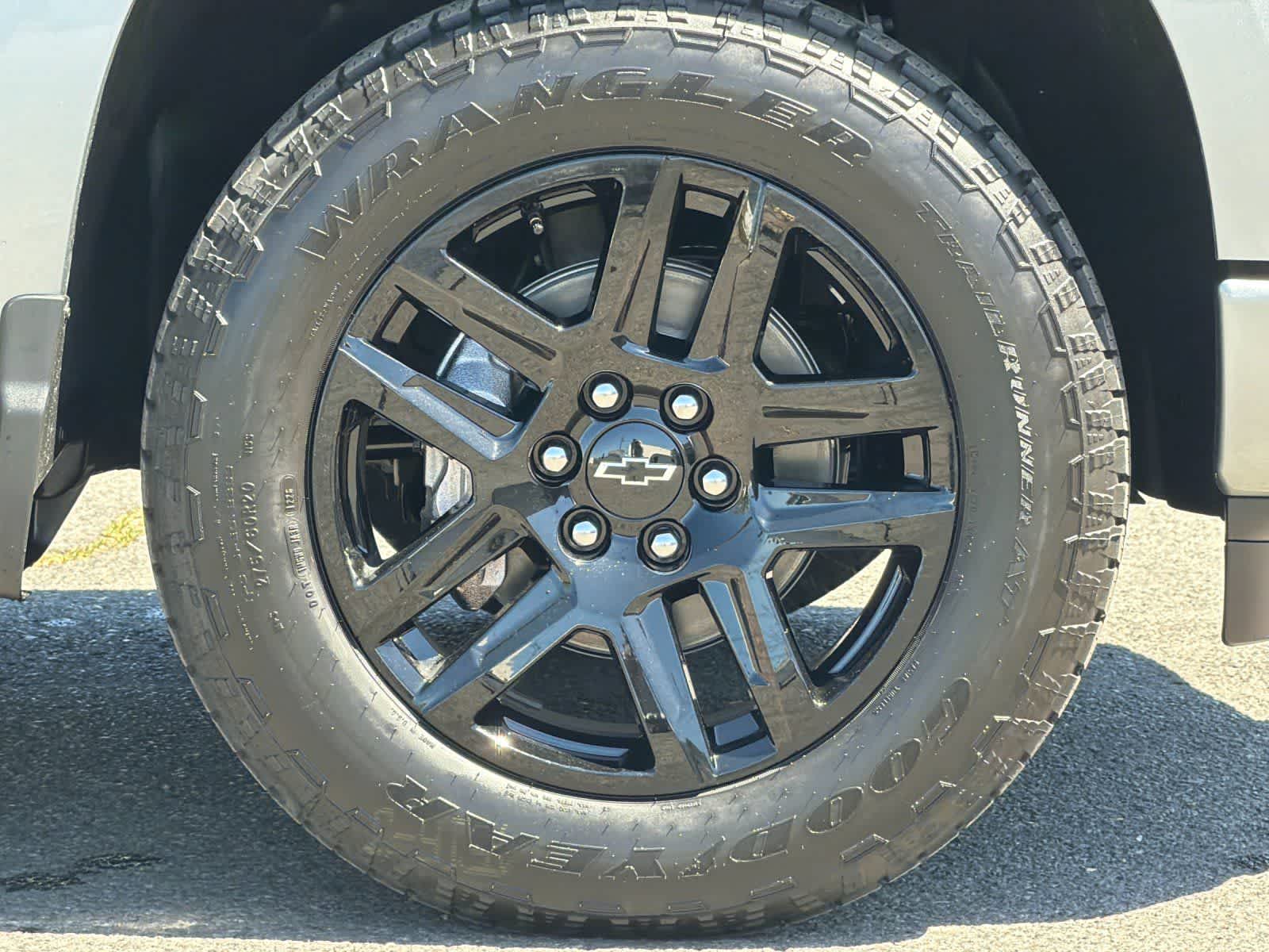 Thumbnail: 2026 Chevrolet Silverado 1500 - 26