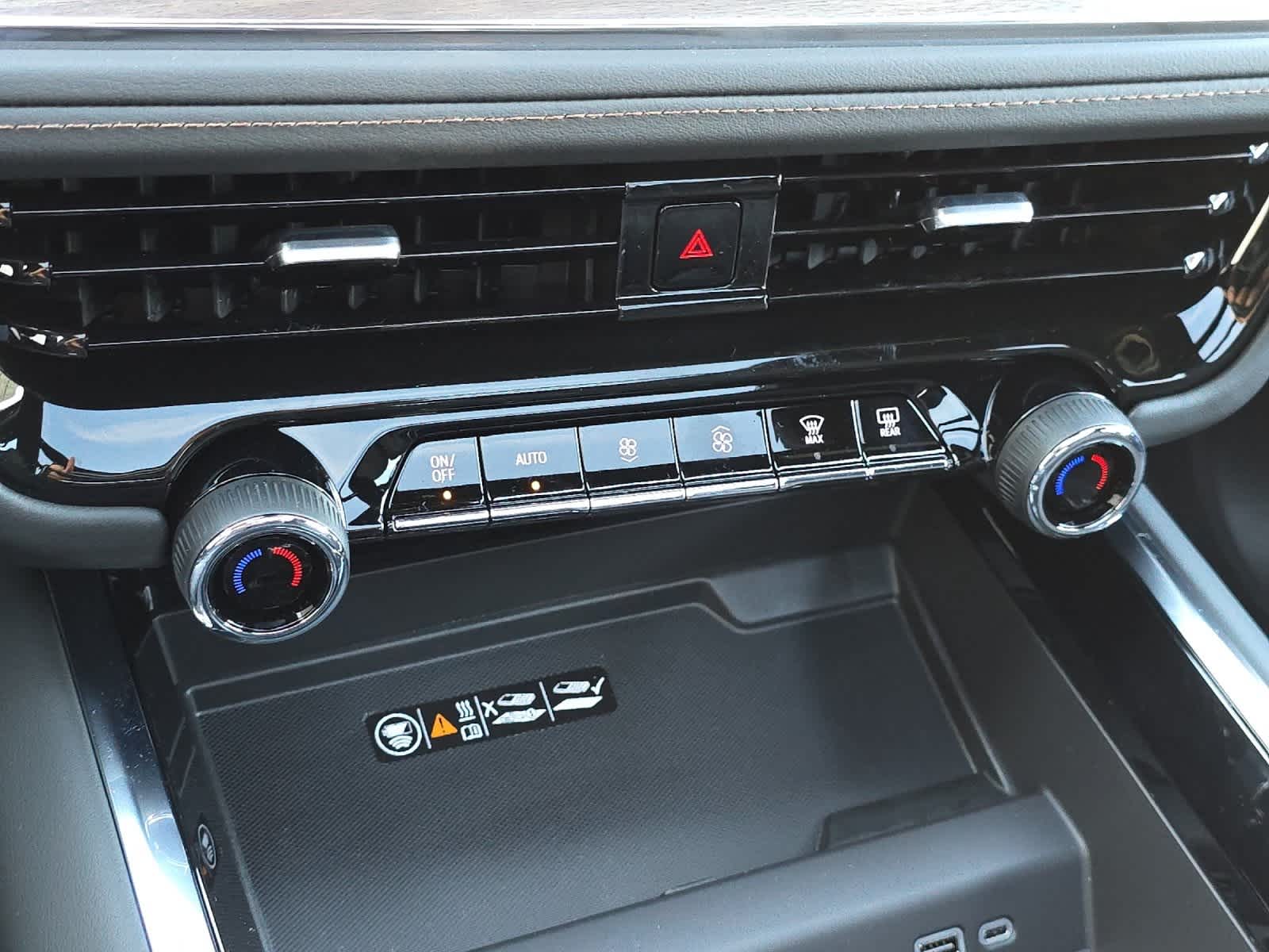 Thumbnail: 2026 Chevrolet Suburban - 23