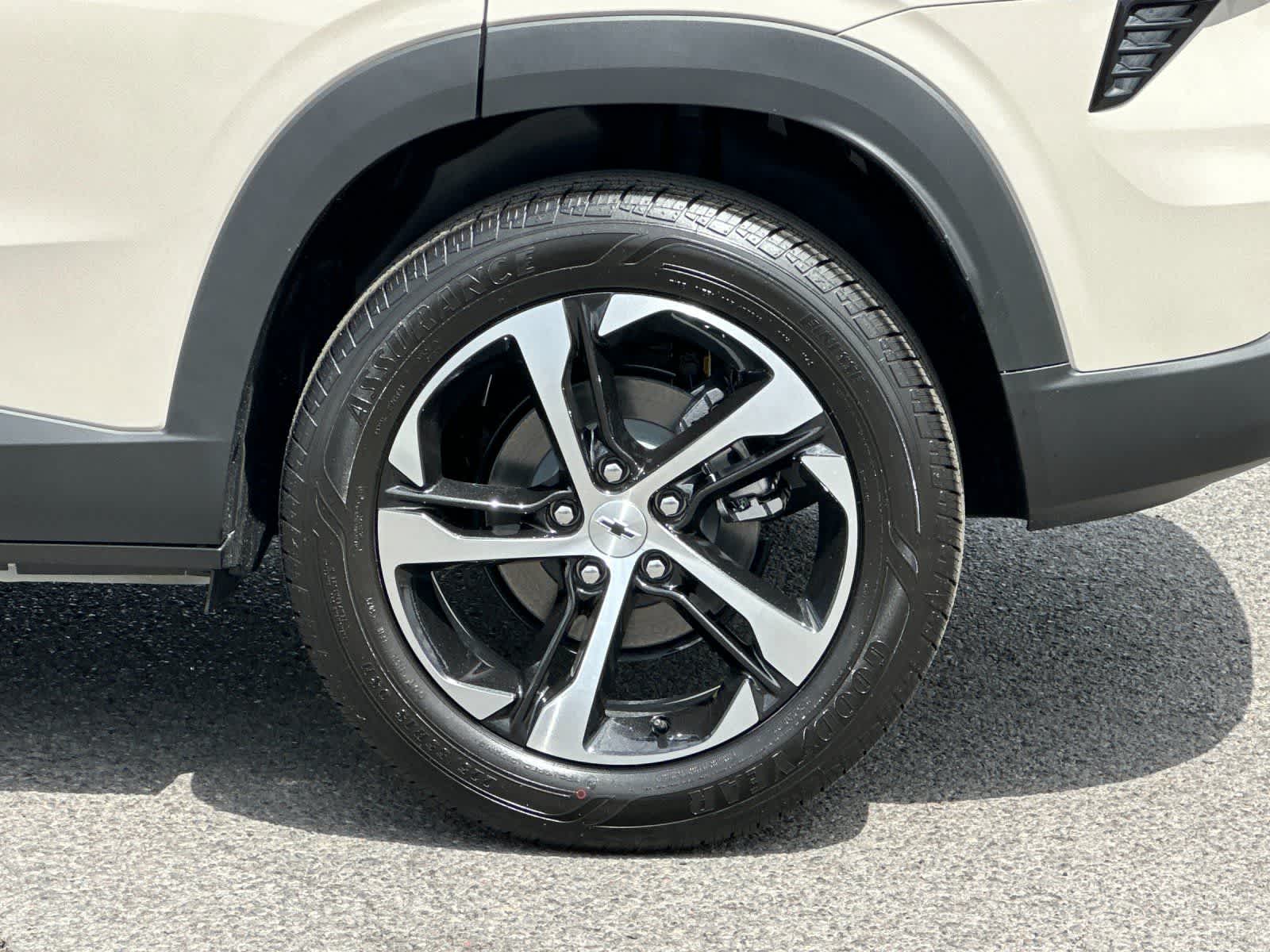 Thumbnail: 2026 Chevrolet Trax - 25