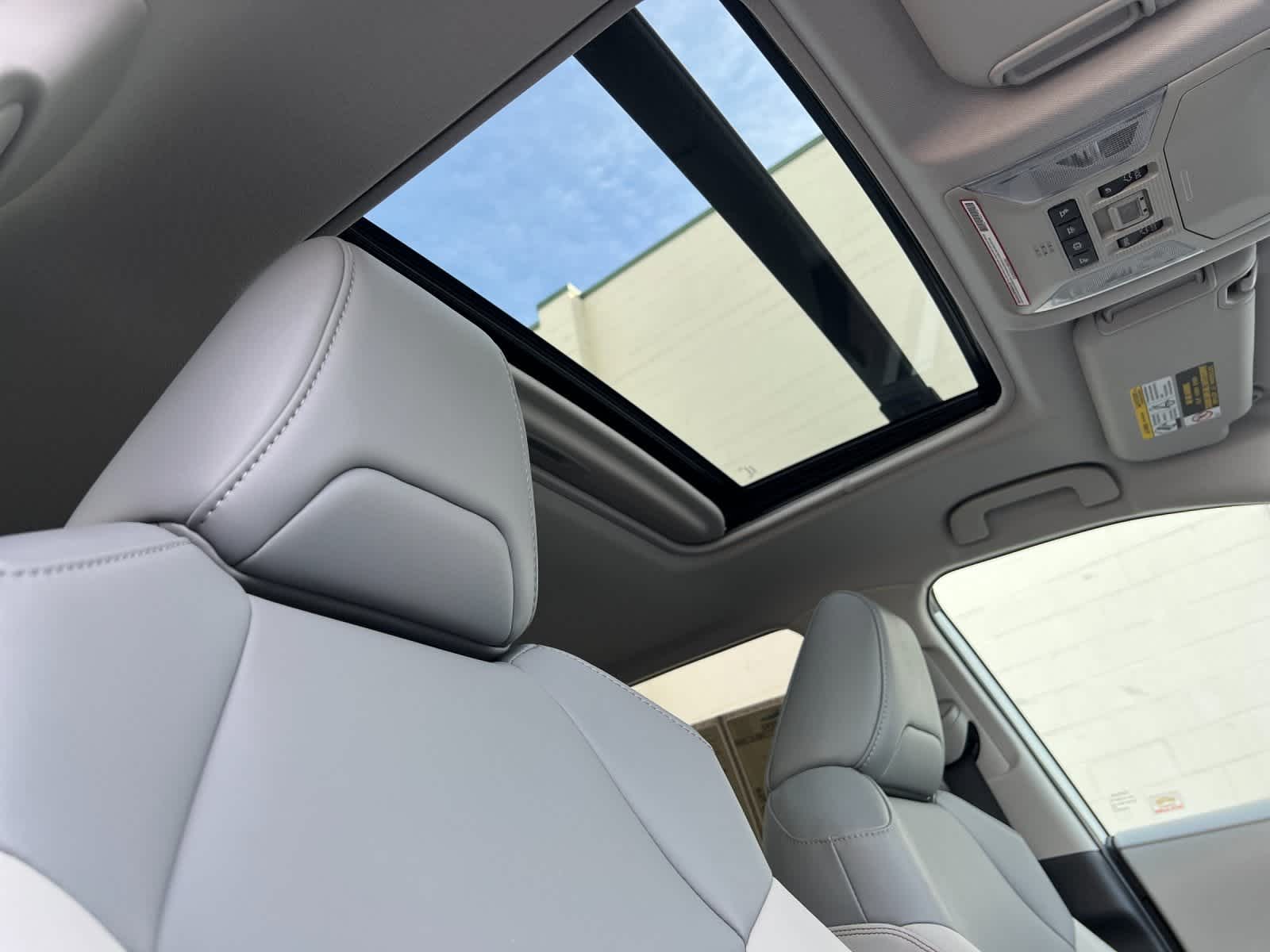 Thumbnail: 2020 Toyota RAV4 - 17