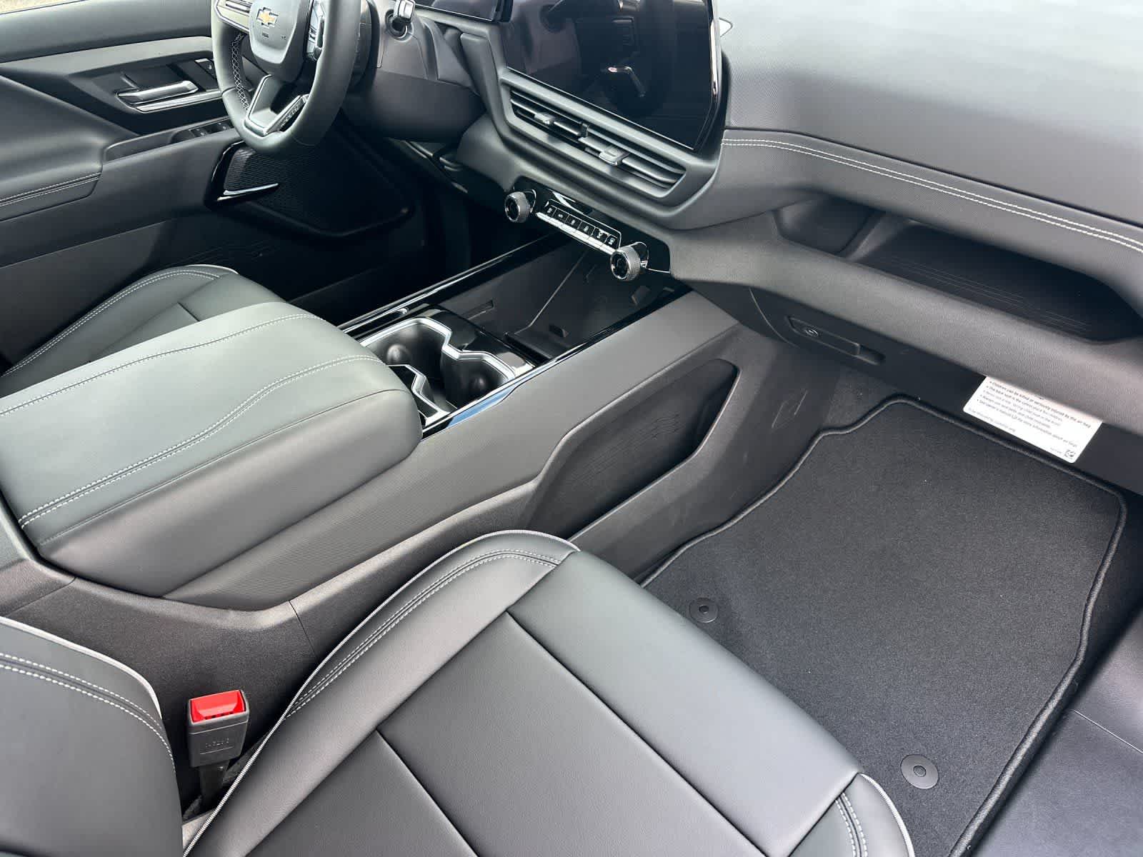 Thumbnail: 2026 Chevrolet Silverado EV - 15