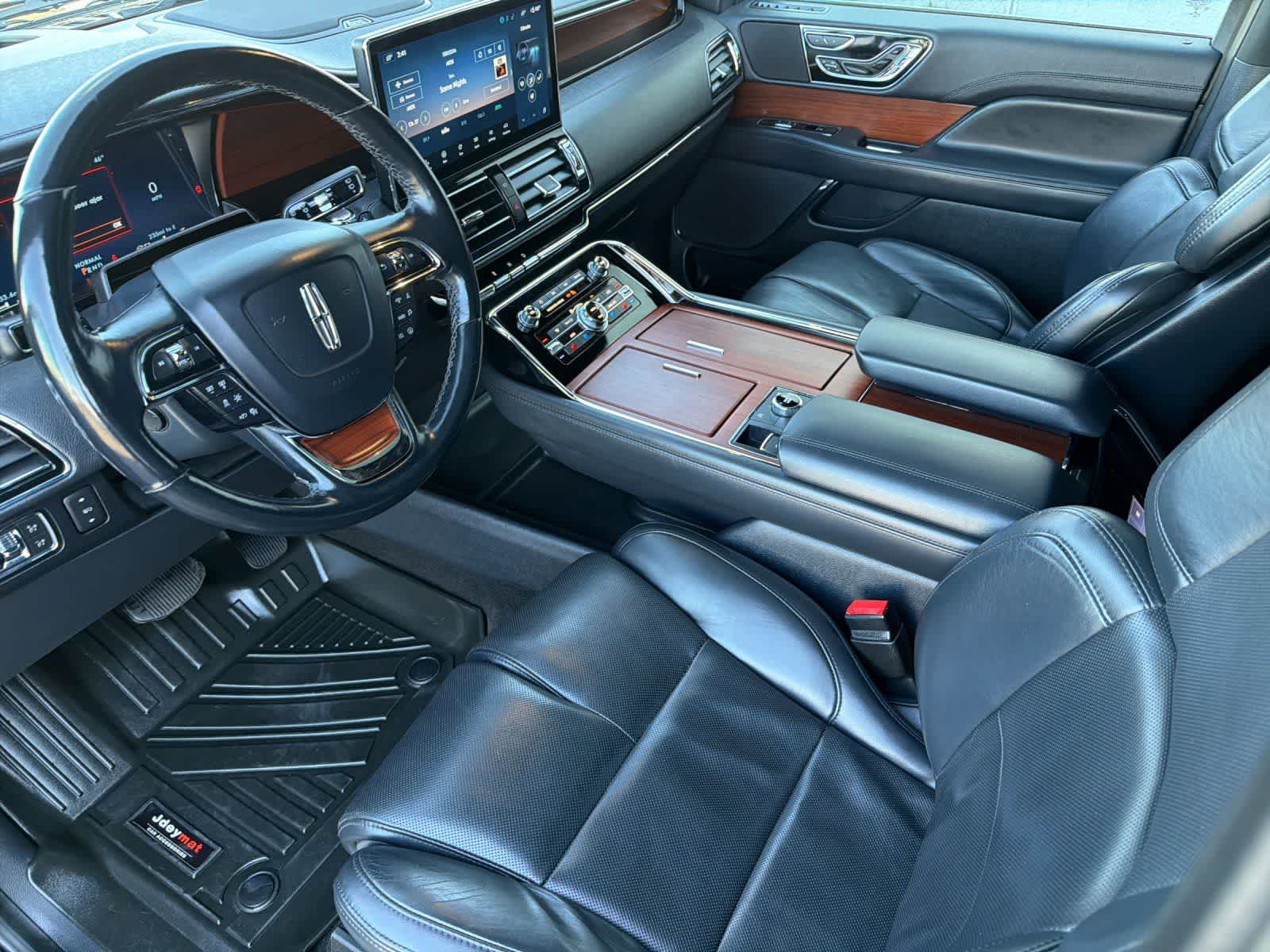 Thumbnail: 2022 Lincoln Navigator - 12