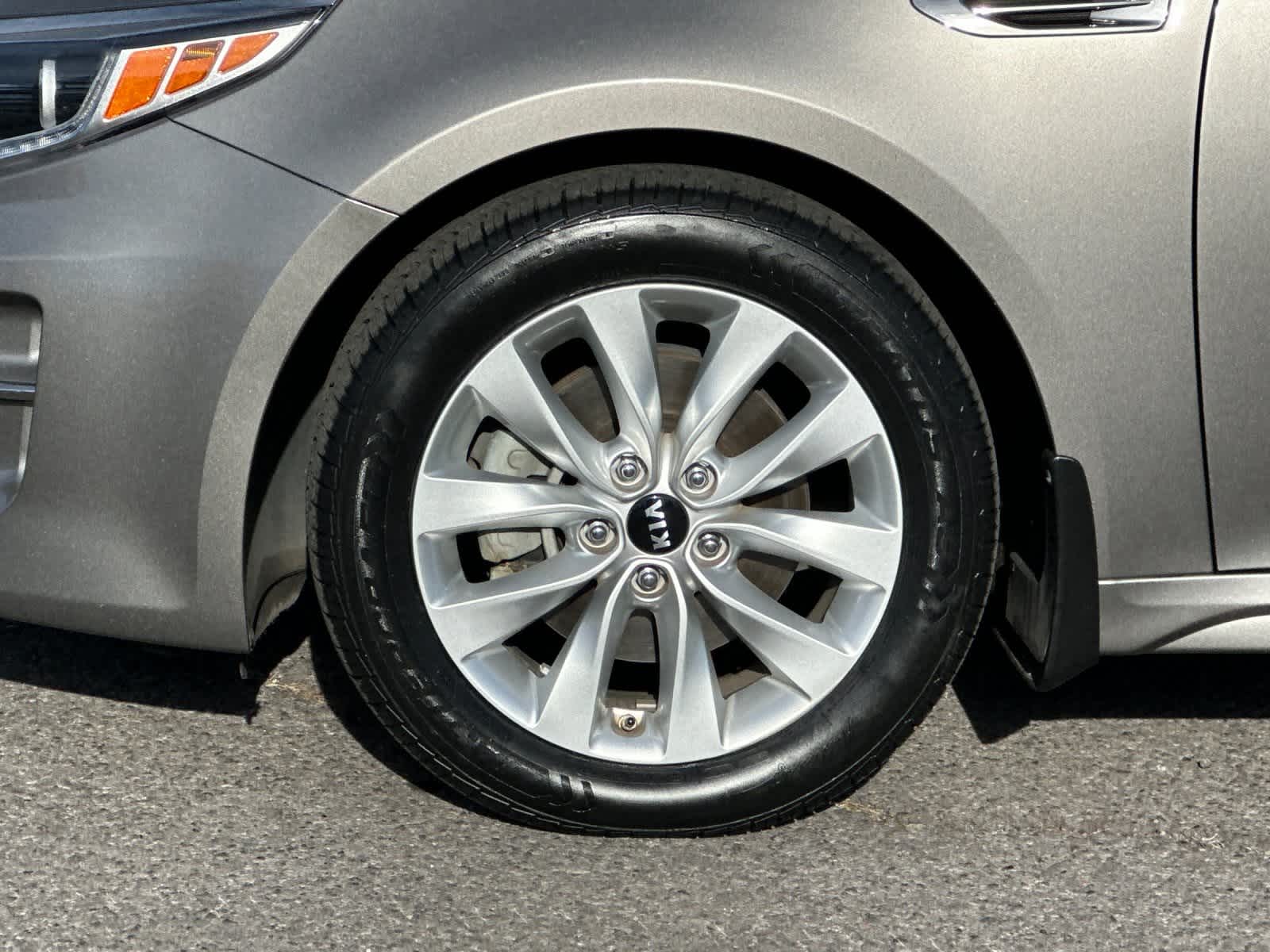 Thumbnail: 2016 Kia Optima - 25