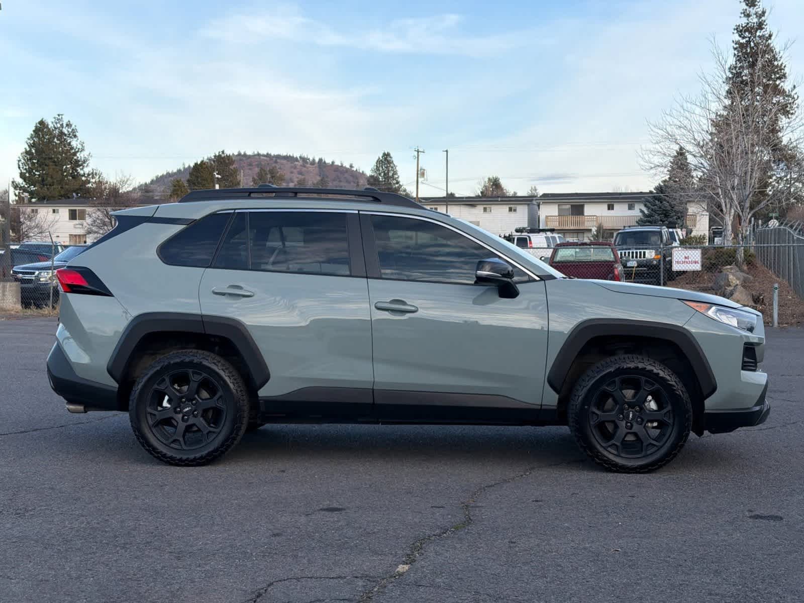 Thumbnail: 2020 Toyota RAV4 - 8