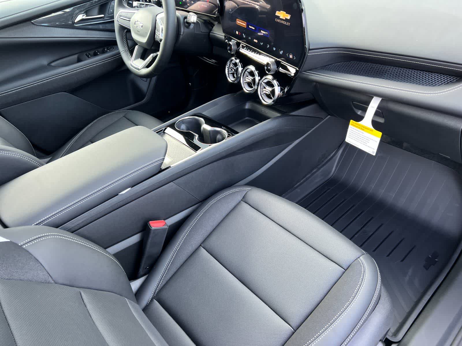 Thumbnail: 2026 Chevrolet Blazer EV - 15