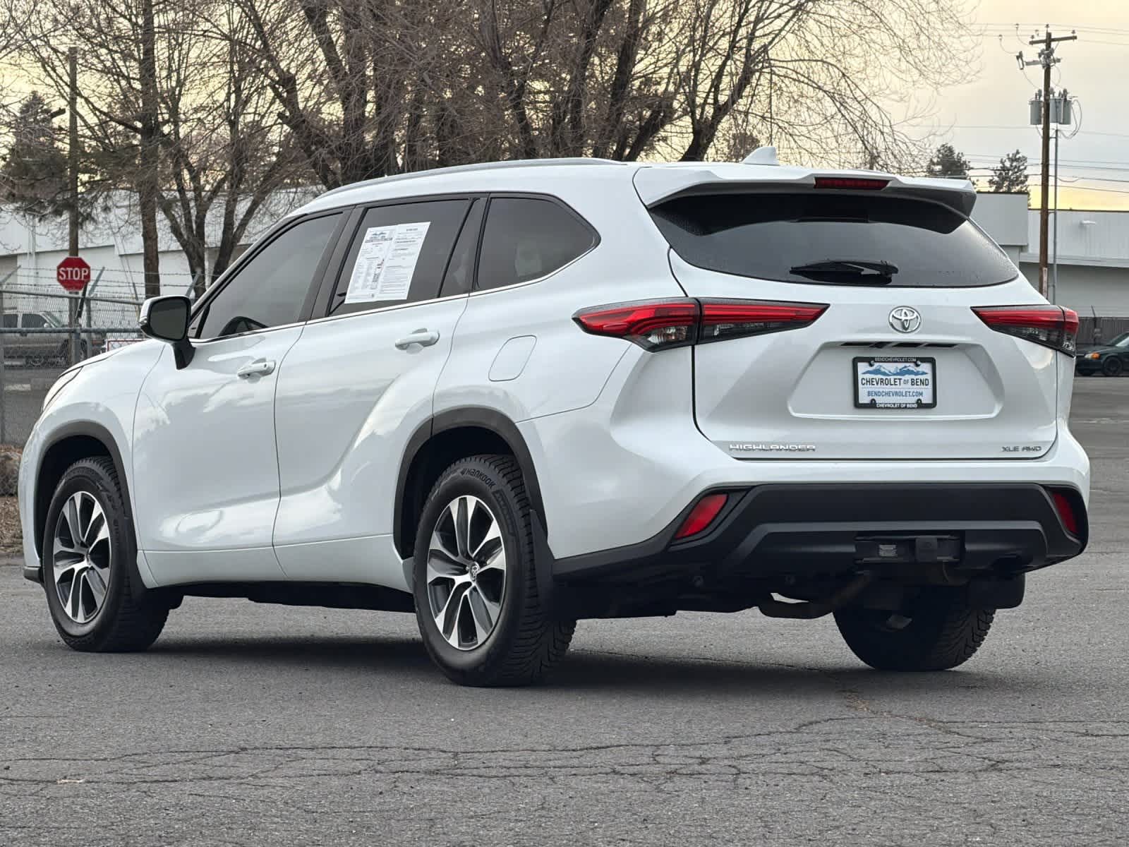 Thumbnail: 2023 Toyota Highlander - 6