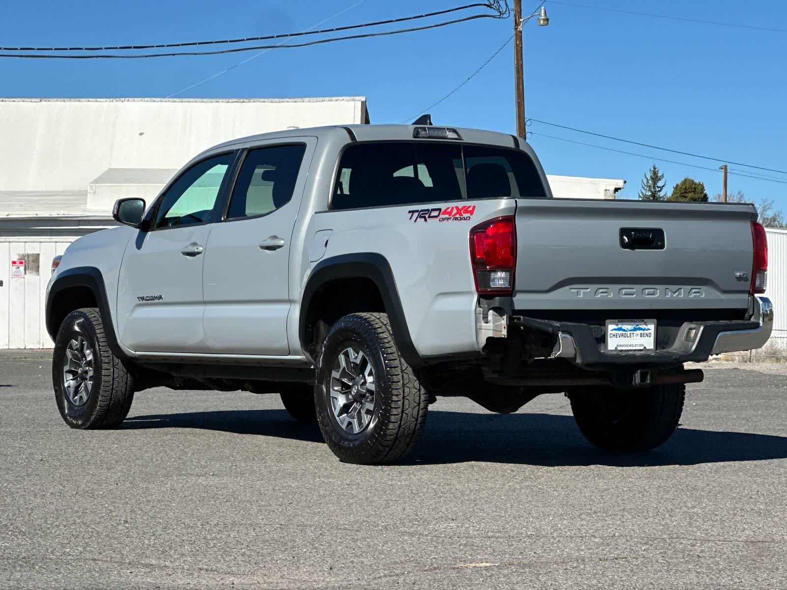 Thumbnail: 2018 Toyota Tacoma - 6