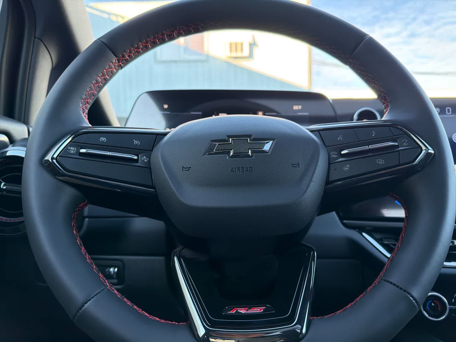 Thumbnail: 2026 Chevrolet Equinox - 24