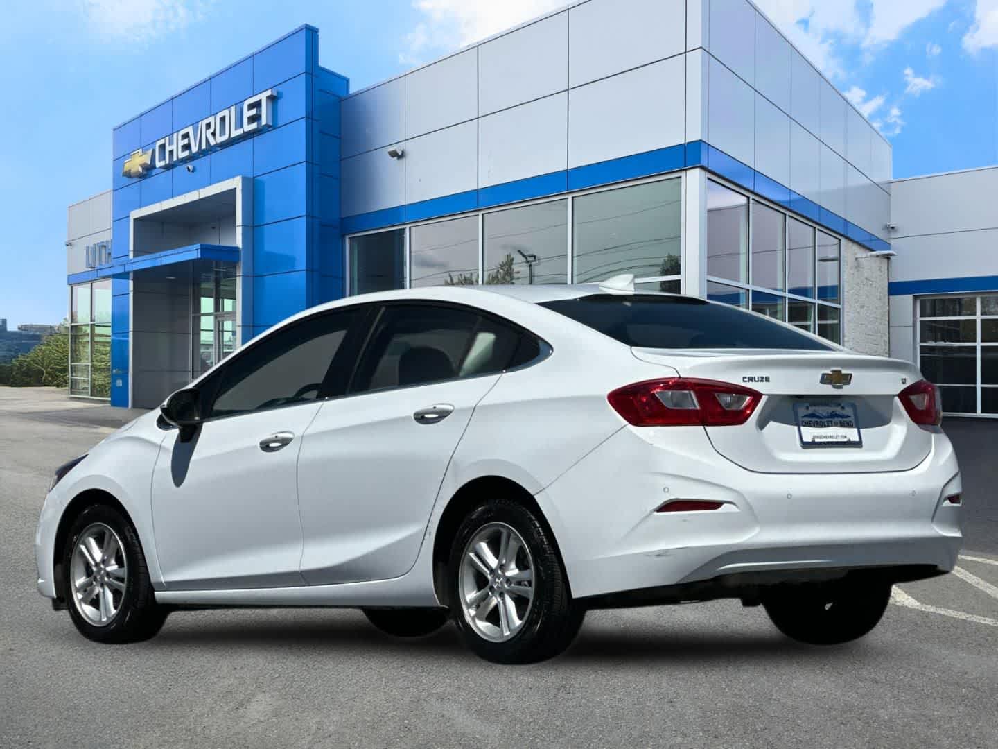 Thumbnail: 2017 Chevrolet Cruze - 6