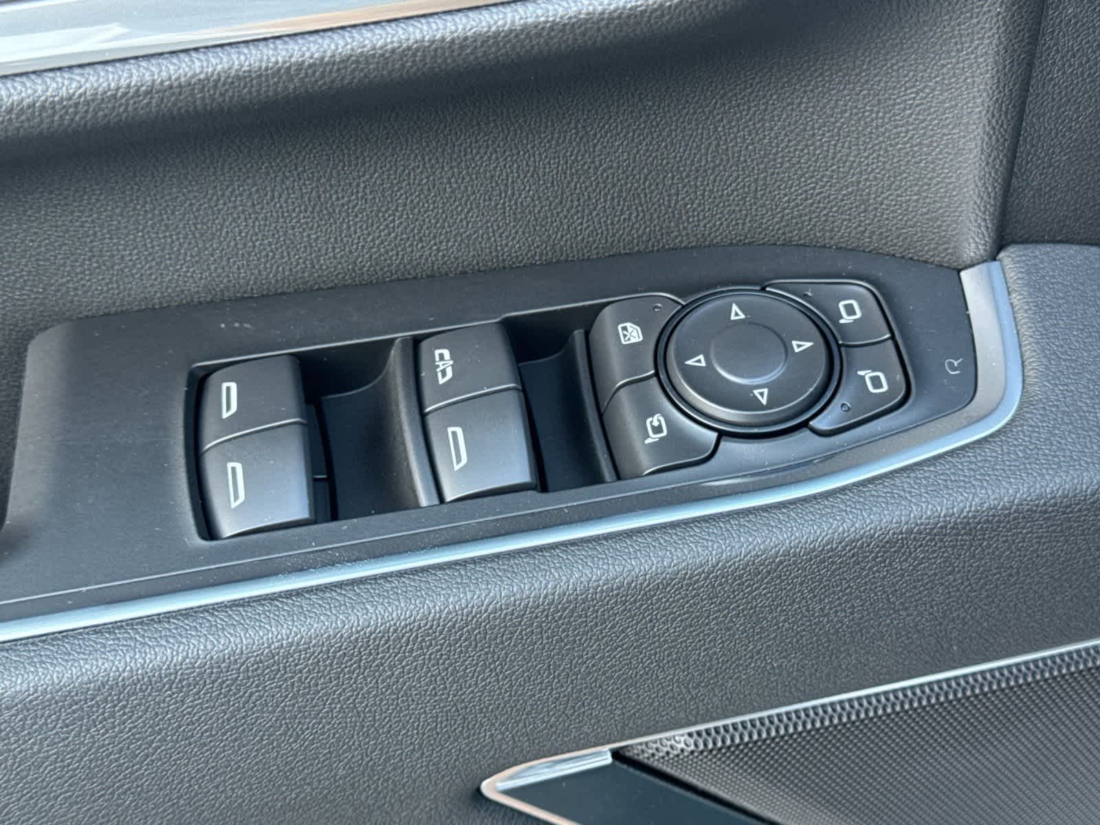 Thumbnail: 2026 Chevrolet Silverado 2500 - 13