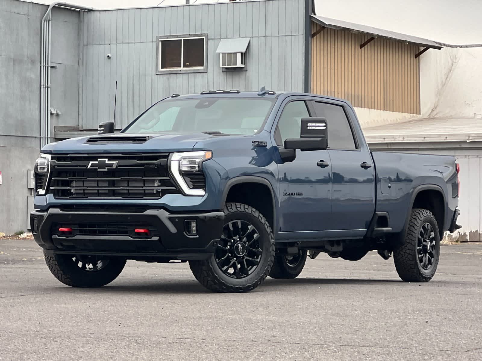 Thumbnail: 2026 Chevrolet Silverado 3500 - 1