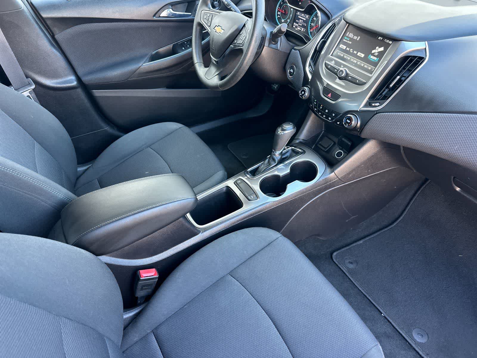 Thumbnail: 2017 Chevrolet Cruze - 15