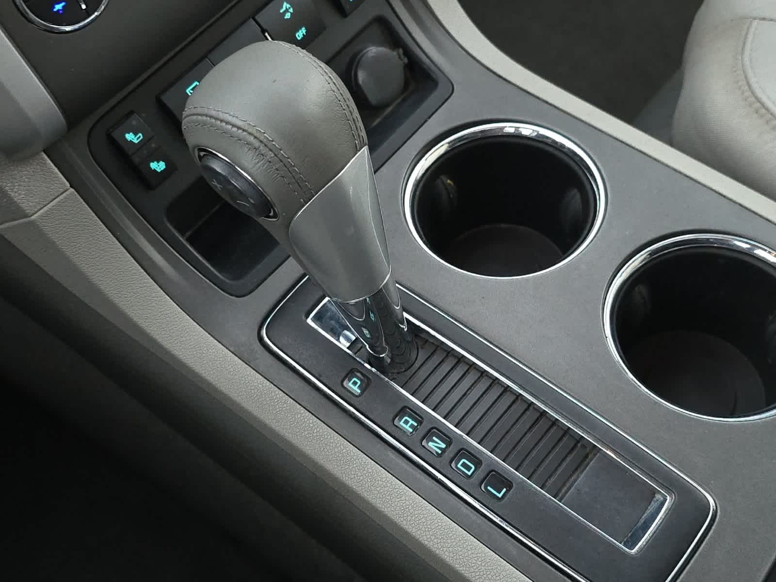 Thumbnail: 2010 Chevrolet Traverse - 23