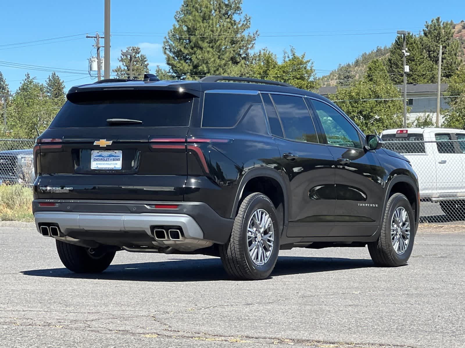 Thumbnail: 2025 Chevrolet Traverse - 2