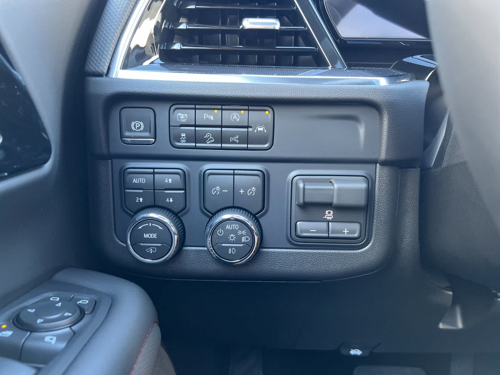 Thumbnail: 2026 Chevrolet Tahoe - 29